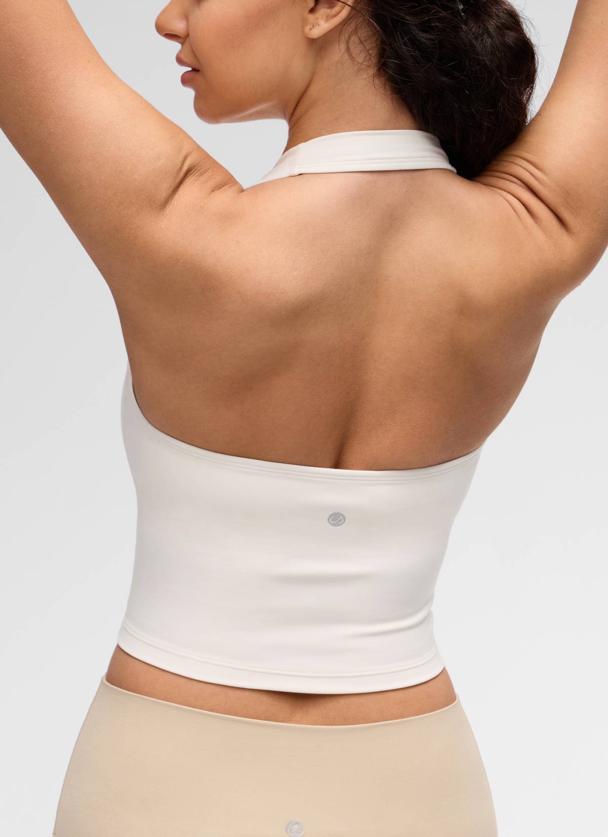 CRZ YOGA Bra Olahraga Halter Panjang untuk Wanita dengan Desain " Butterluxe ", Atasan Crop Tank, Warna Putih dan Aprikot