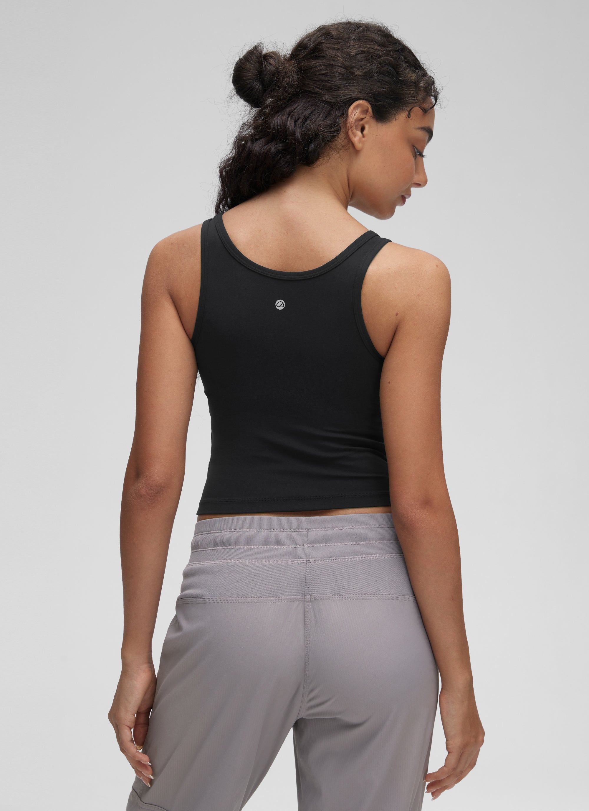 CRZ YOGA Atasan Tank Top Yoga Wanita dengan Potongan Ketat dan Punggung Racer Butterluxe , Warna Hitam