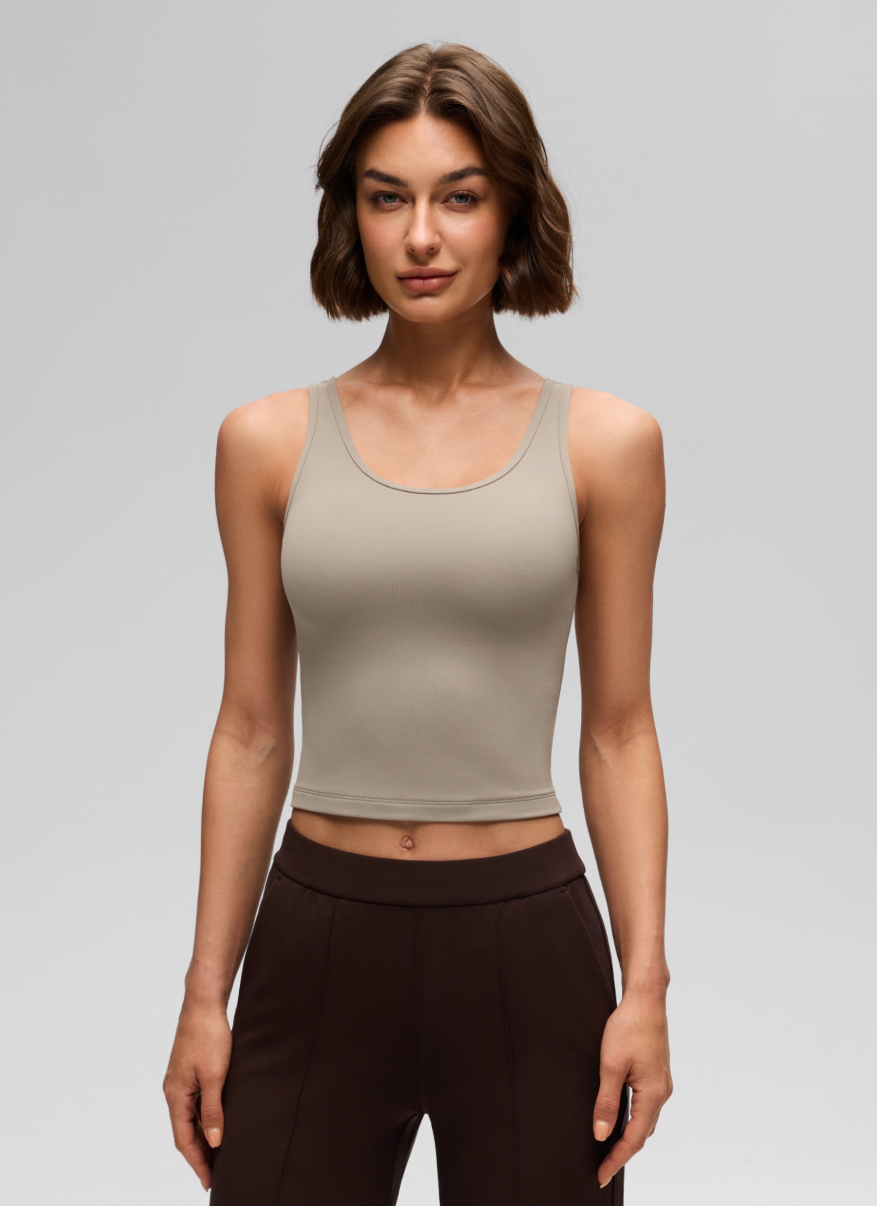 CRZ YOGA Atasan Tank Top Yoga Wanita dengan Potongan Ketat dan Desain Punggung Balap ( Butterluxe ), Warna Abu-abu Hangat
