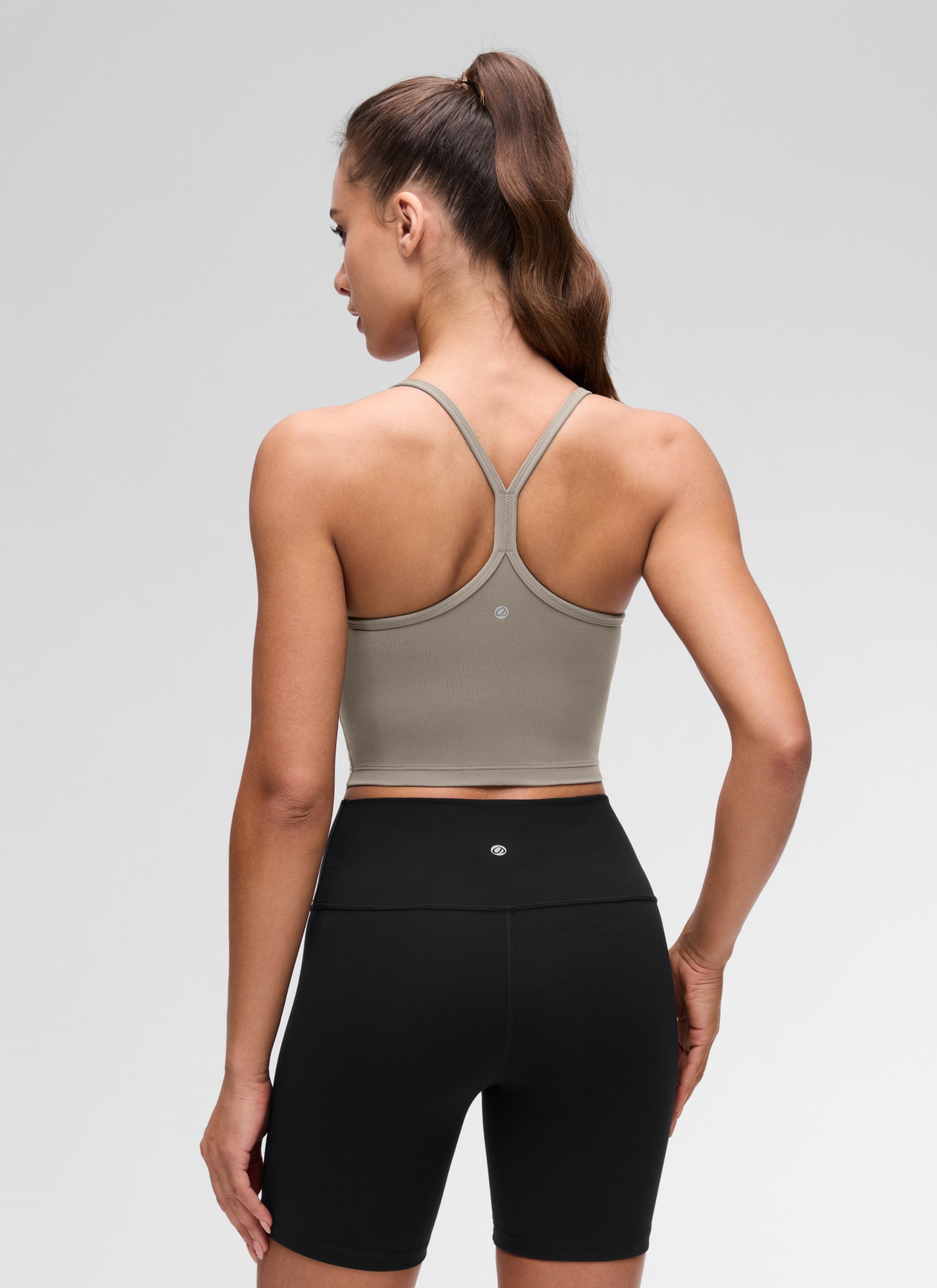 CRZ YOGA Bra Olahraga Wanita dengan Desain " Butterluxe " dan Punggung Berbentuk Y, Model Longline, Atasan Crop Tank, Warna Abu-abu Hangat