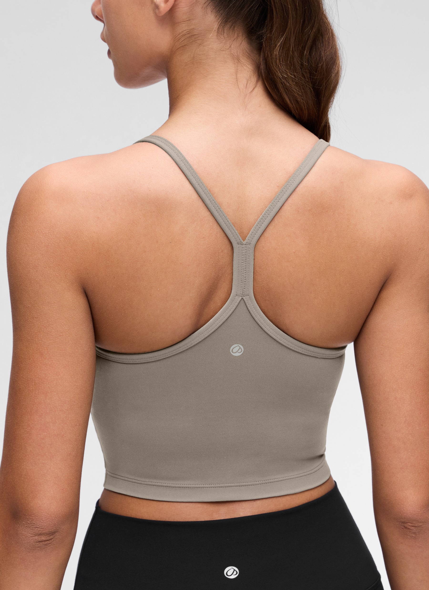 CRZ YOGA Bra Olahraga Wanita dengan Desain " Butterluxe " dan Punggung Berbentuk Y, Model Longline, Atasan Crop Tank, Warna Abu-abu Hangat