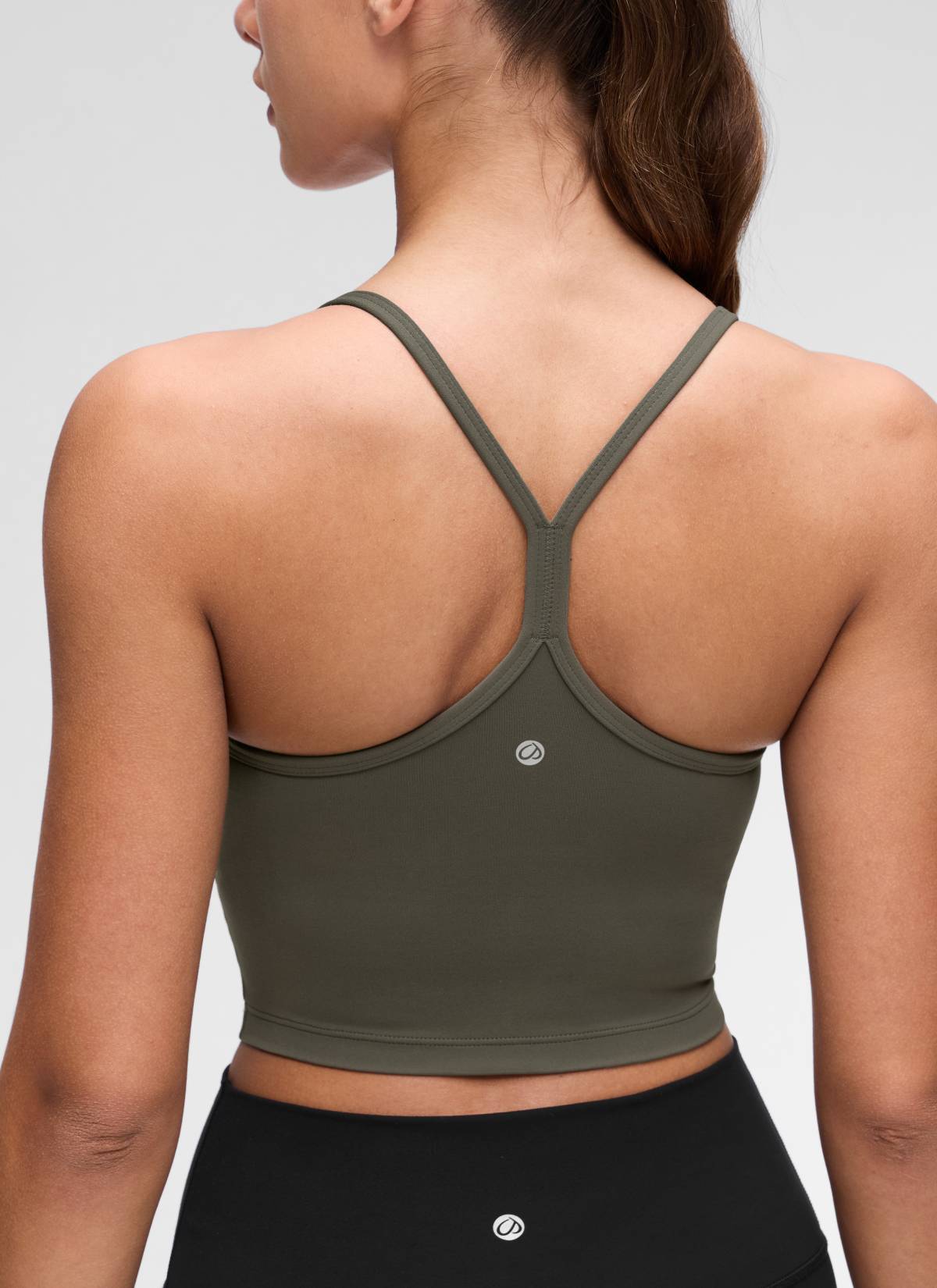 CRZ YOGA Bra Olahraga Wanita dengan Desain " Butterluxe " dan Punggung Berbentuk Y, Model Longline, Tank Top Pendek, Warna Hijau Tentara Muda