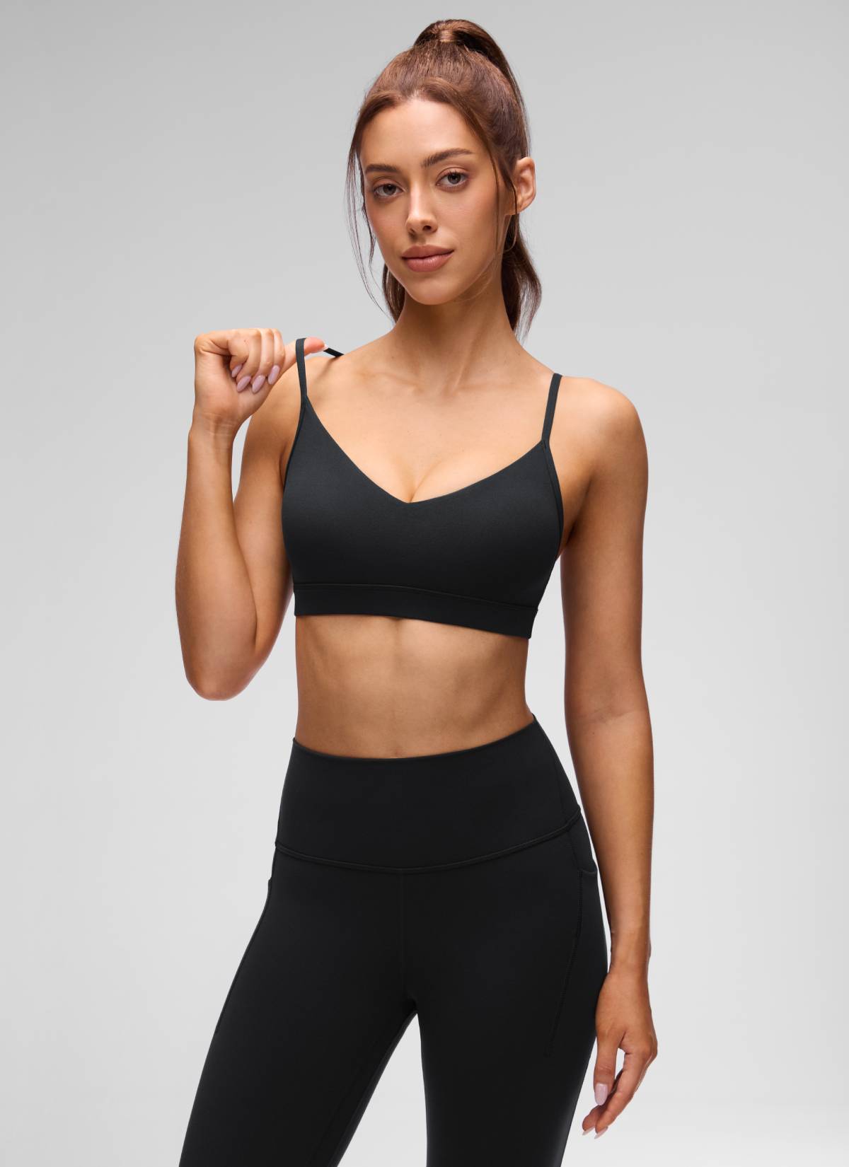 CRZ YOGA Butterluxe Bra Olahraga Yoga Berbusa dengan Leher V untuk Wanita, Warna Hitam