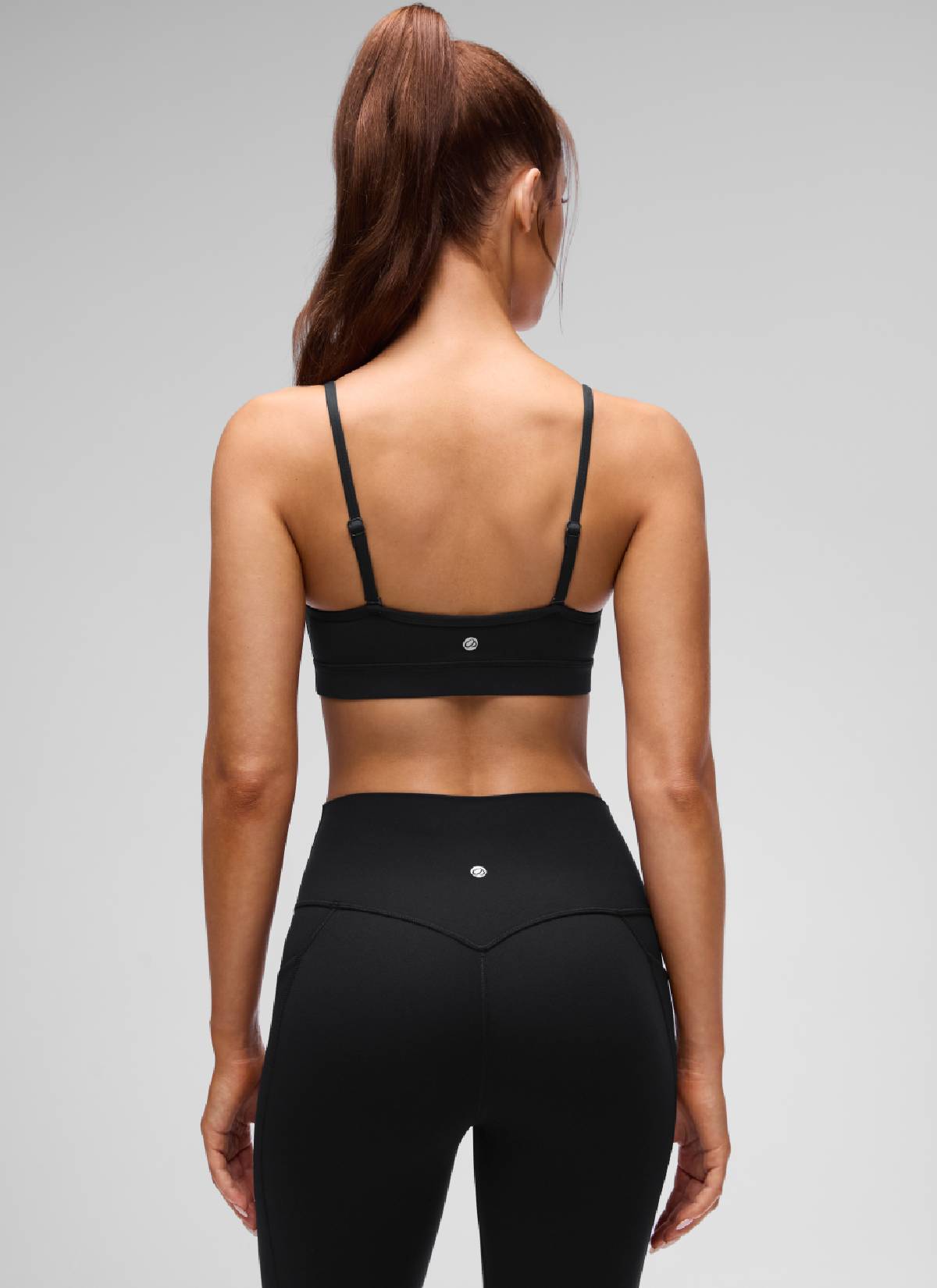 CRZ YOGA Butterluxe Bra Olahraga Yoga Berbusa dengan Leher V untuk Wanita, Warna Hitam