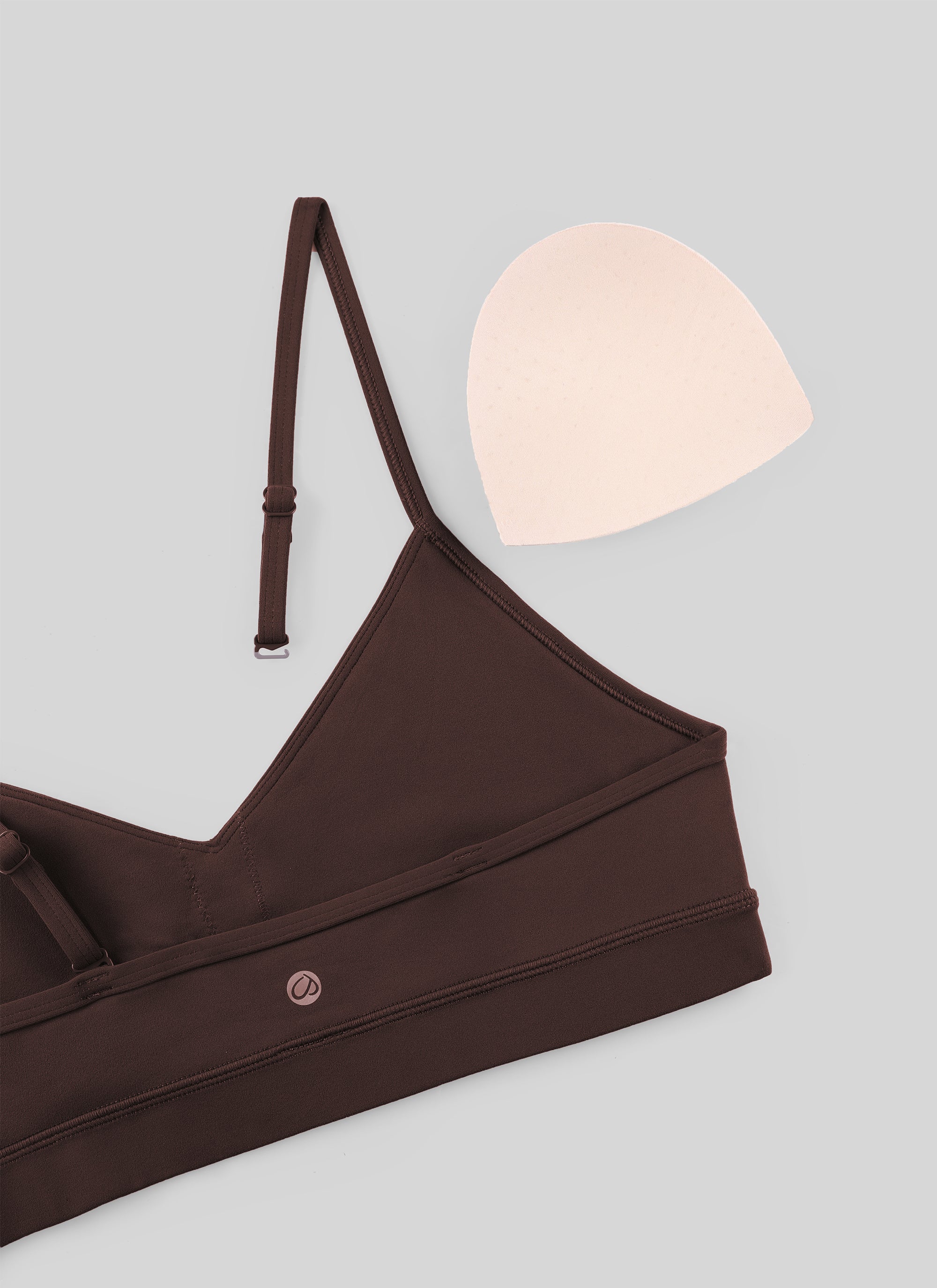 CRZ YOGA Butterluxe Bra Olahraga Yoga Berbusa untuk Wanita dengan Leher V, Warna Cokelat Hot Fudge