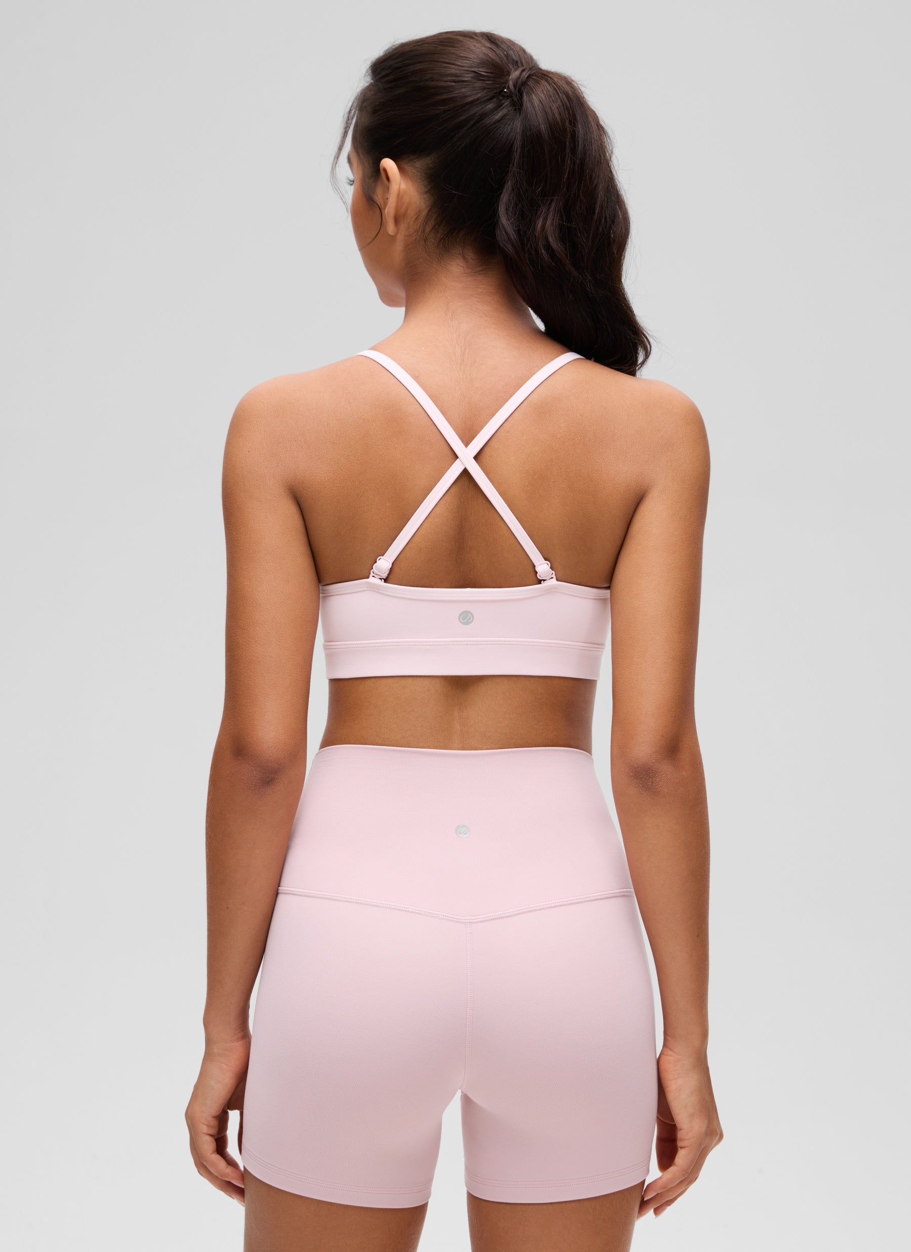 CRZ YOGA Butterluxe Bra Olahraga Yoga Berbusa dengan Leher V untuk Wanita, Warna Merah Muda Stroberi