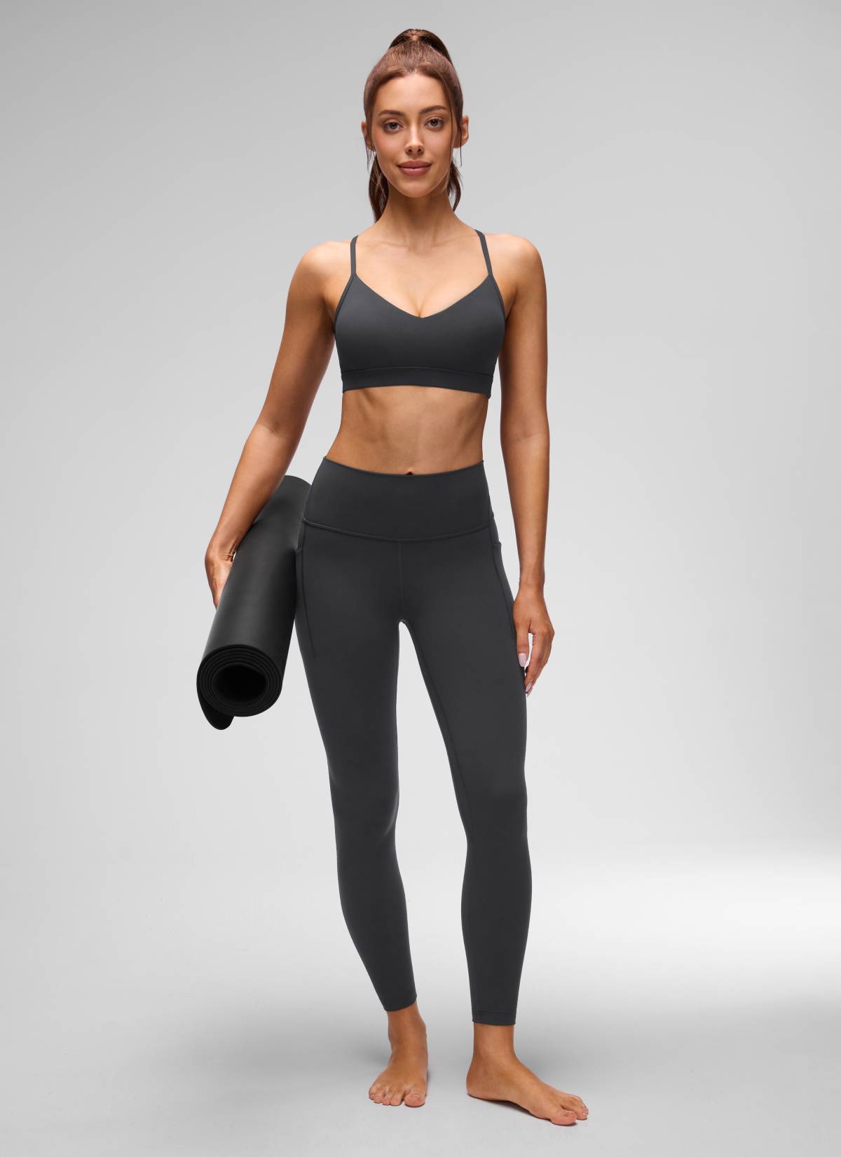 CRZ YOGA Butterluxe Bra Olahraga Yoga Berbusa dengan Leher V untuk Wanita, Warna Abu-abu Misterius