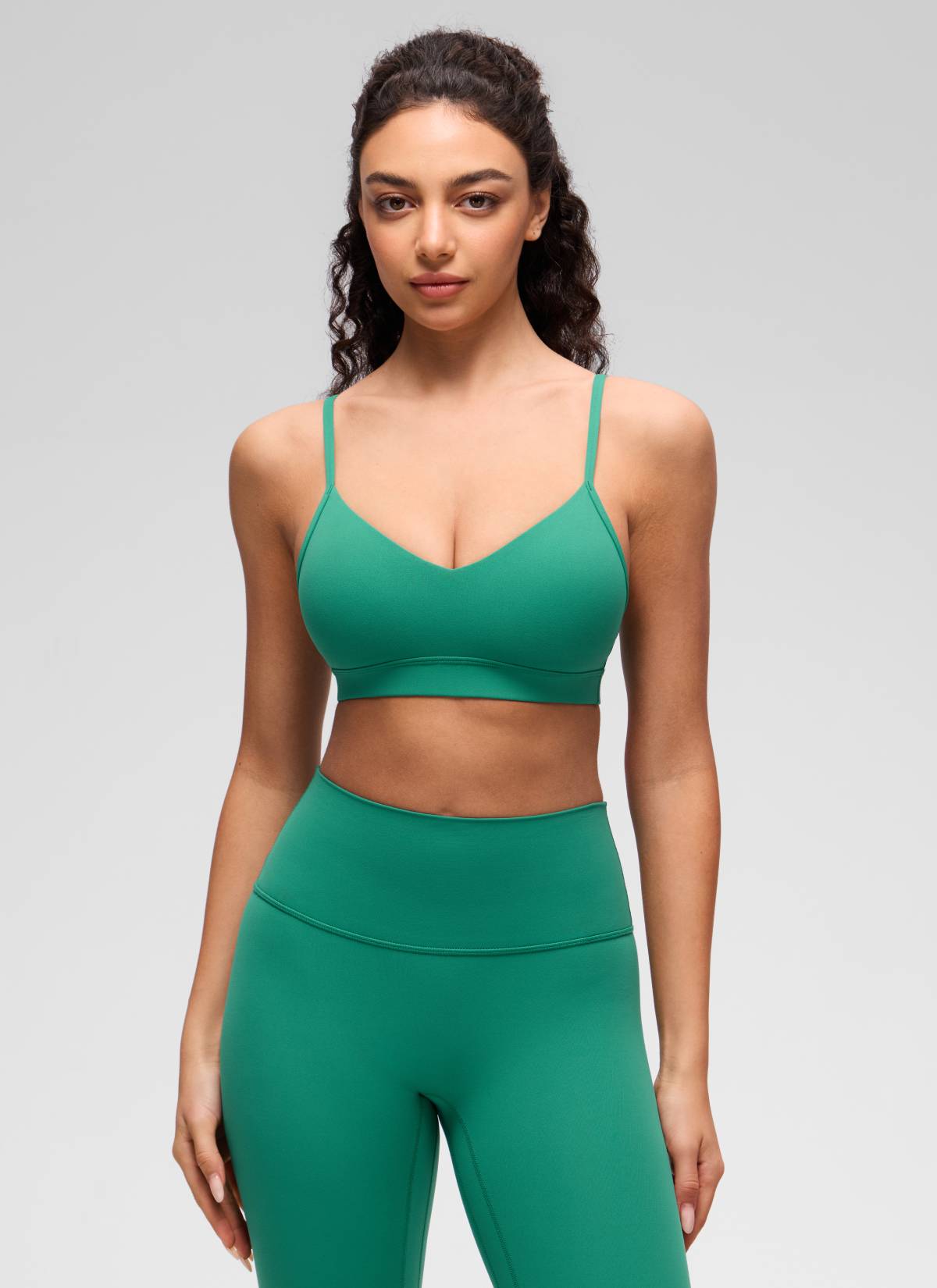 CRZ YOGA Butterluxe Bra Olahraga Yoga Berbusa dengan Leher V untuk Wanita, Model Camisole, Warna Cascadia Green
