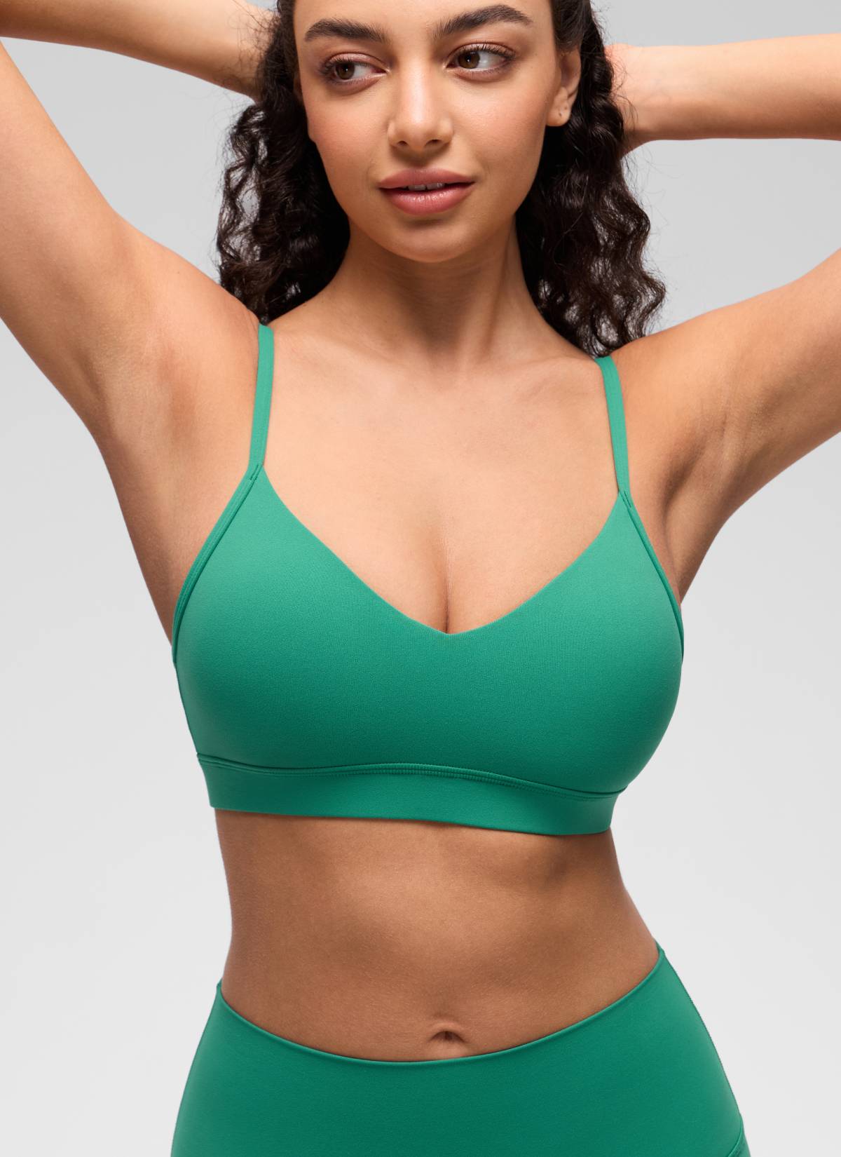 CRZ YOGA Butterluxe Bra Olahraga Yoga Berbusa dengan Leher V untuk Wanita, Model Camisole, Warna Cascadia Green