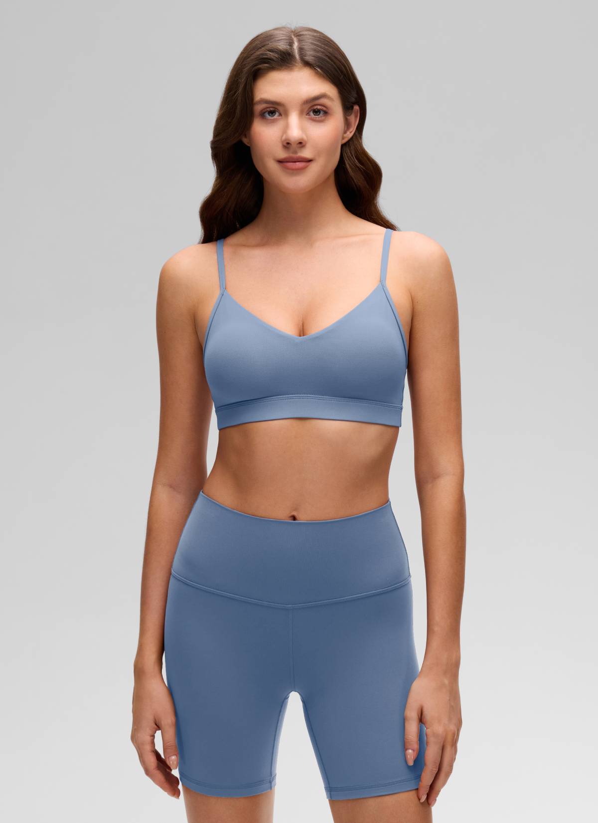 CRZ YOGA Butterluxe Bra Olahraga Yoga Berbusa untuk Wanita dengan Leher V dan Model Camisole, Denim Cuci