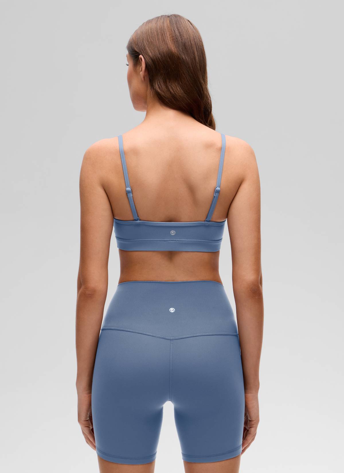 CRZ YOGA Butterluxe Bra Olahraga Yoga Berbusa untuk Wanita dengan Leher V dan Model Camisole, Denim Cuci