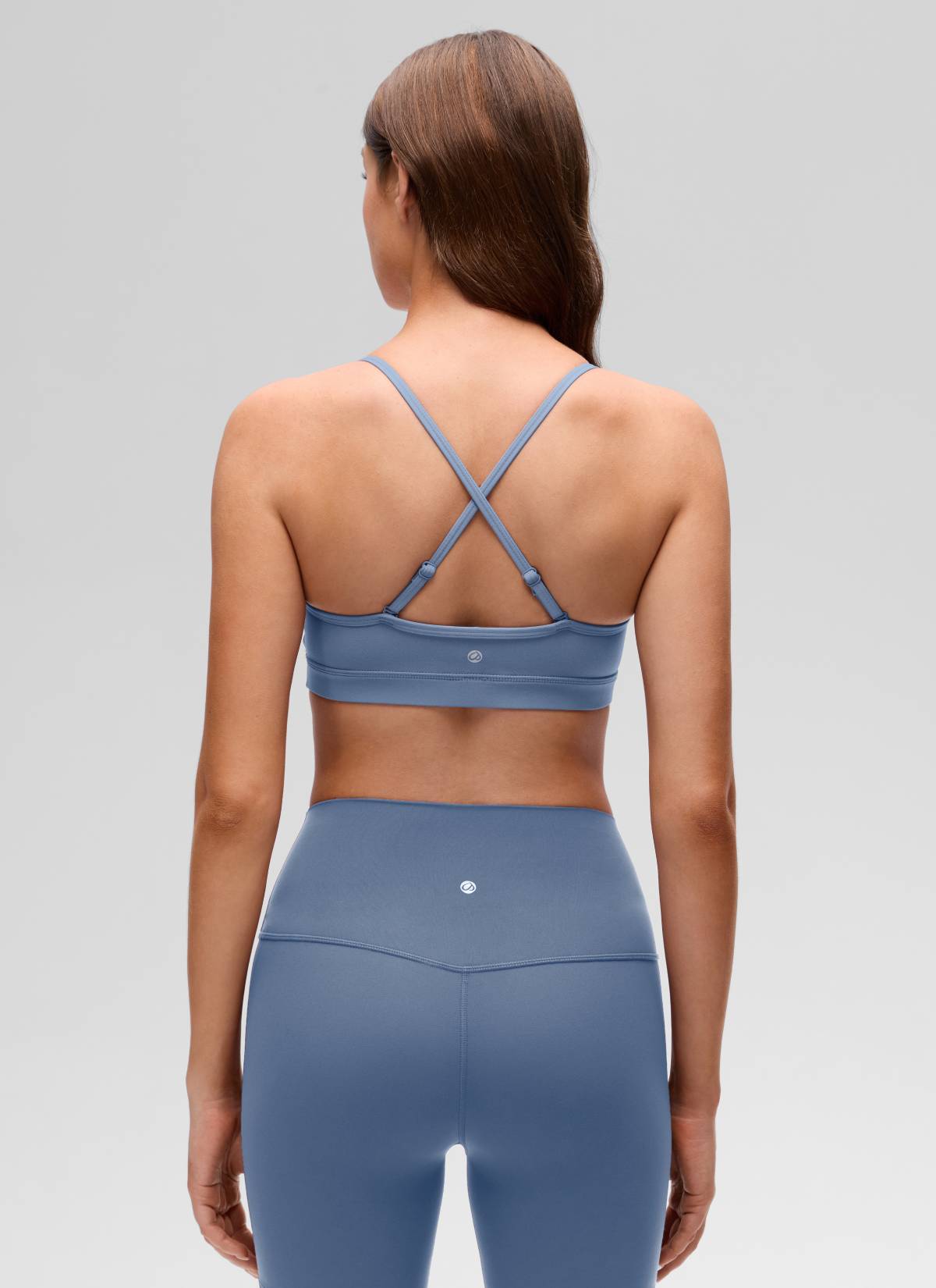 CRZ YOGA Butterluxe Bra Olahraga Yoga Berbusa untuk Wanita dengan Leher V dan Model Camisole, Denim Cuci