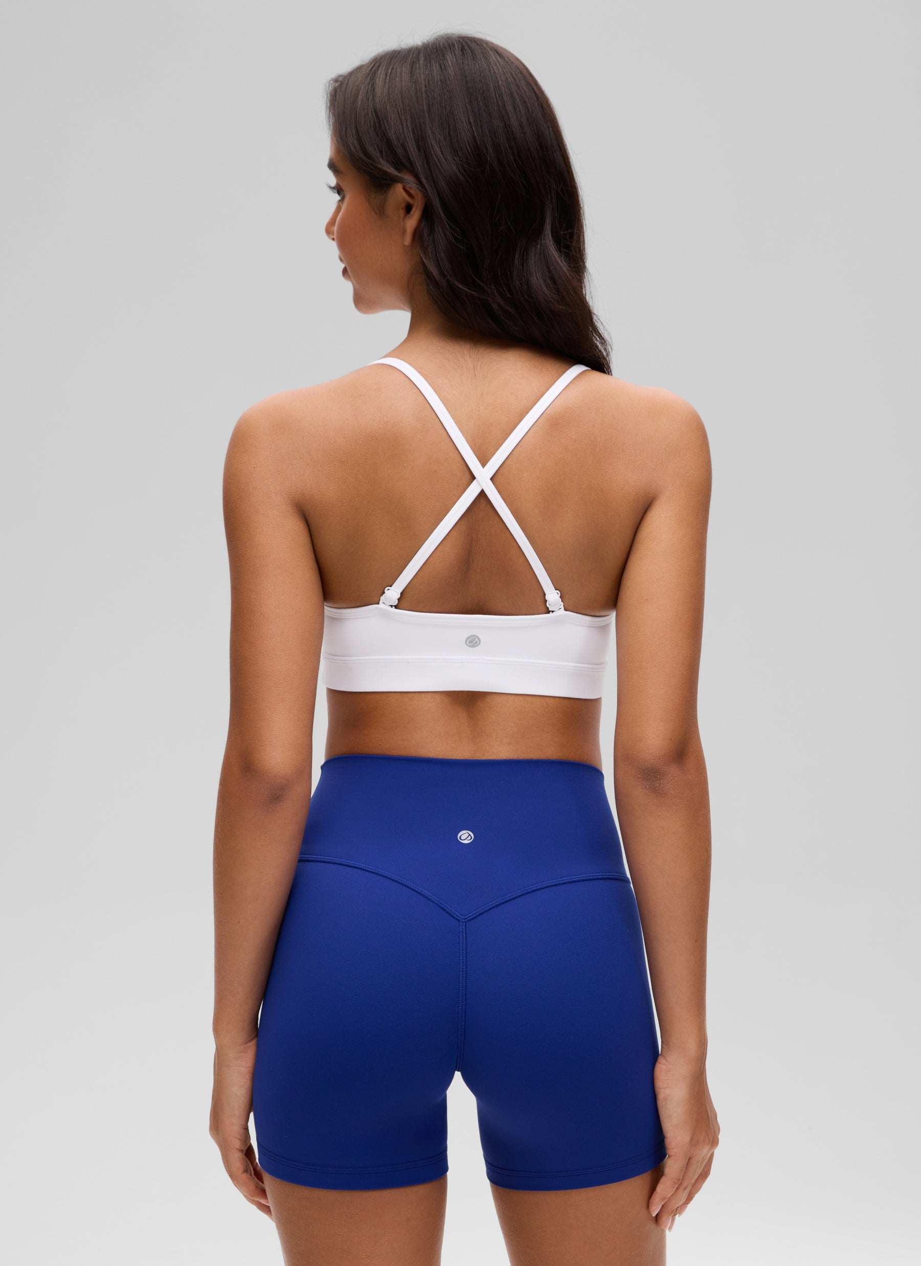 CRZ YOGA Butterluxe Bra Olahraga Yoga Berbusa untuk Wanita dengan Leher V, Warna Putih