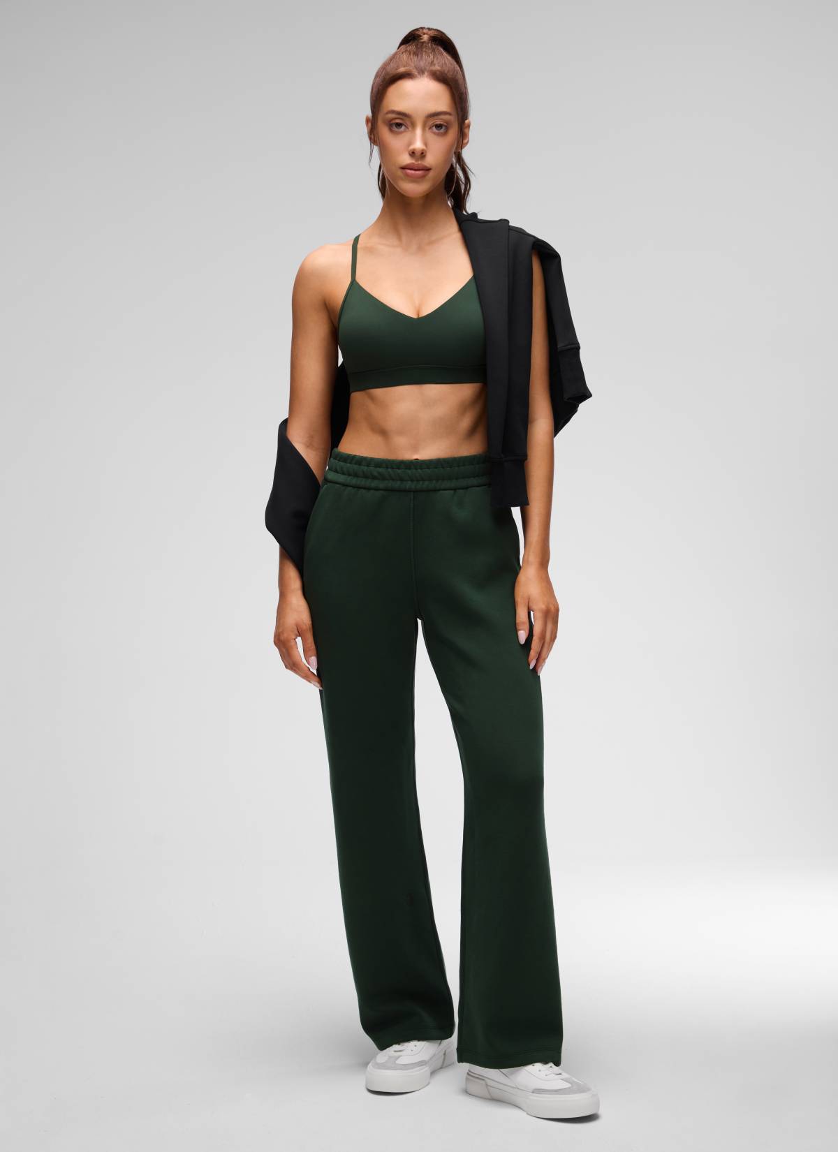 CRZ YOGA Butterluxe Bra Olahraga Yoga Berbusa dengan Leher V untuk Wanita, Model Camisole, Warna Legend Green