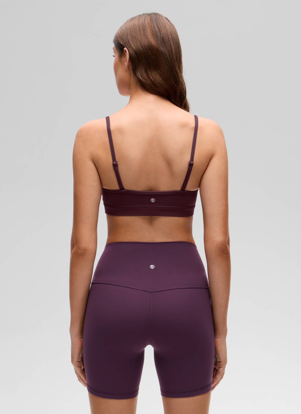 CRZ YOGA Butterluxe Bra Olahraga Yoga Berbusa dengan Leher V untuk Wanita, Warna Ripe Plum