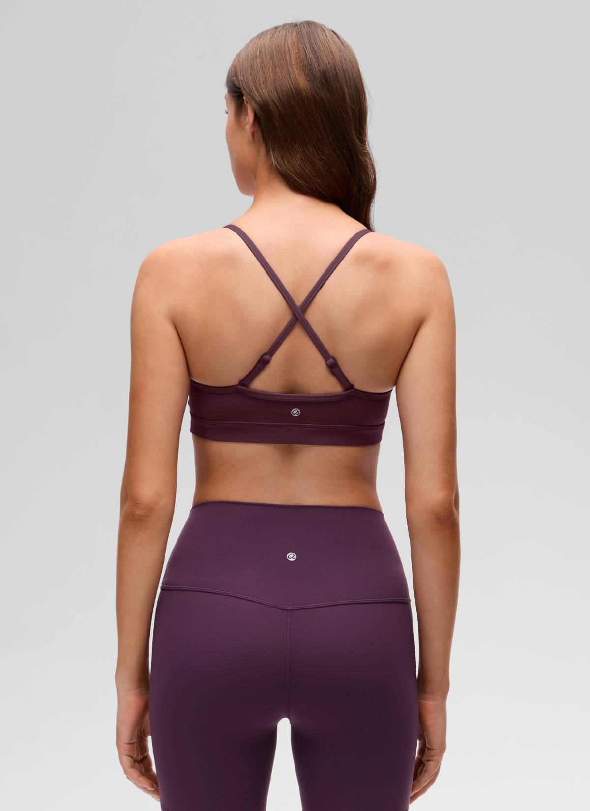 CRZ YOGA Butterluxe Bra Olahraga Yoga Berbusa dengan Leher V untuk Wanita, Warna Ripe Plum
