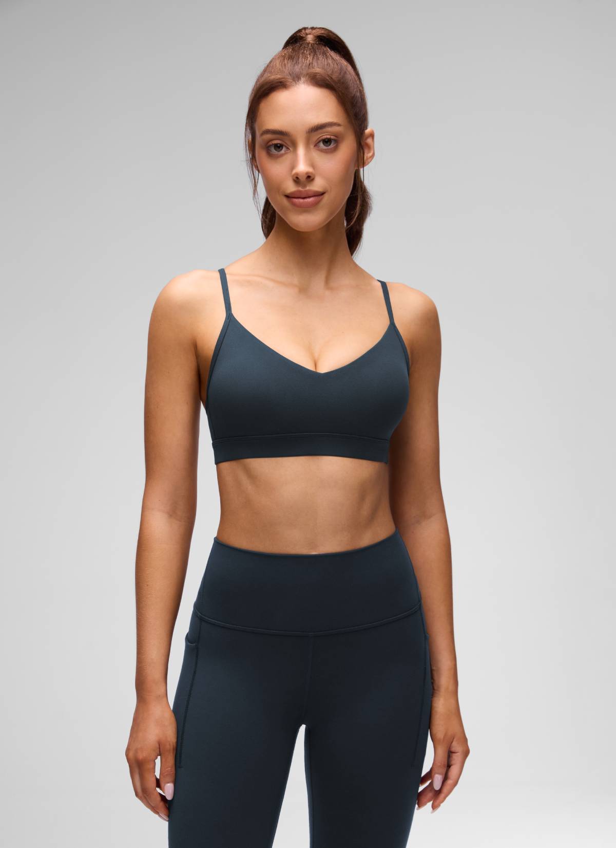 CRZ YOGA Butterluxe Bra Olahraga Yoga Berbusa dengan Leher V untuk Wanita, Warna True Navy