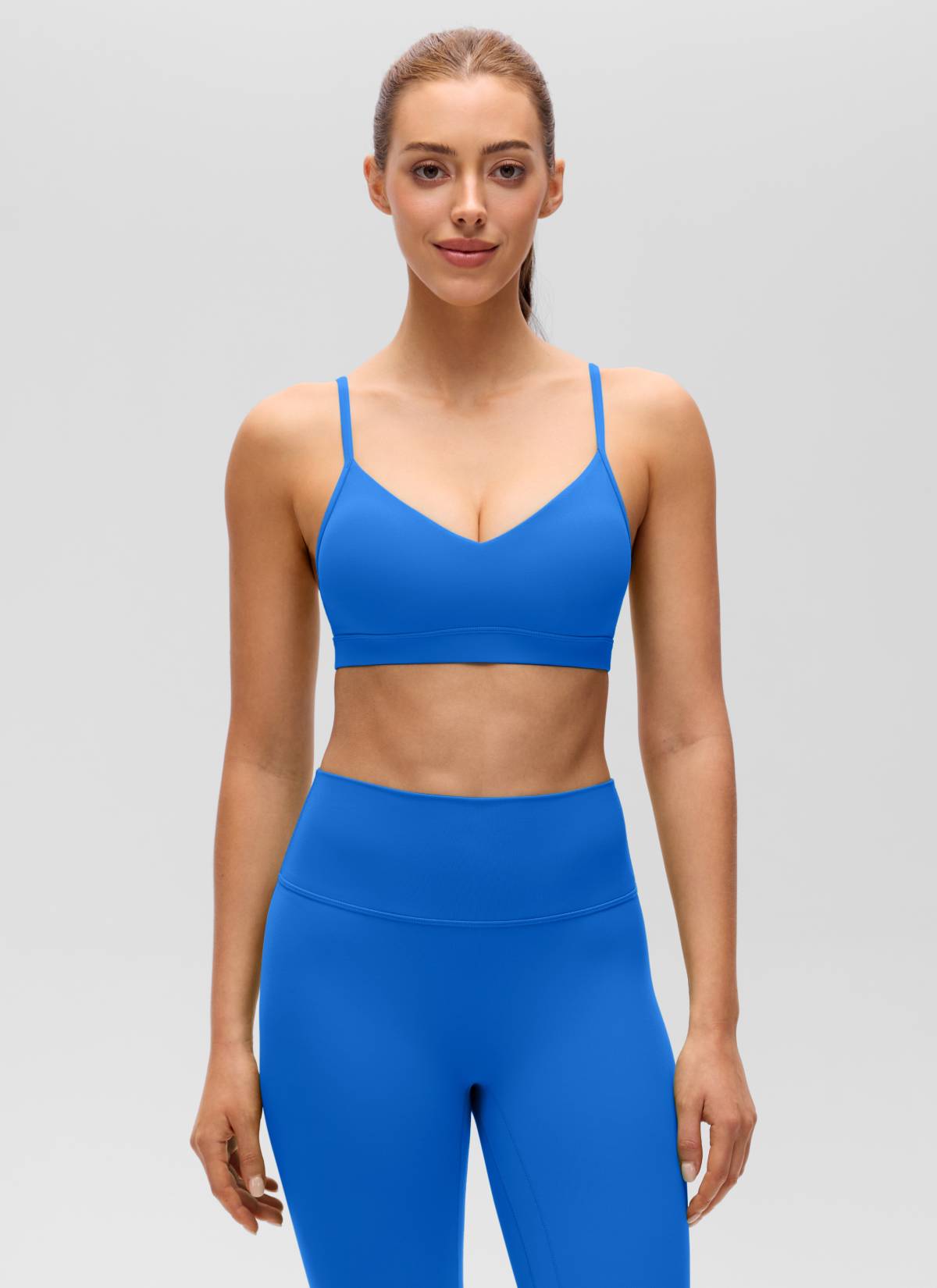 CRZ YOGA Butterluxe Bra Olahraga Yoga Berbusa untuk Wanita dengan Leher V dan Motif Camisole, Warna Biru Berkilau