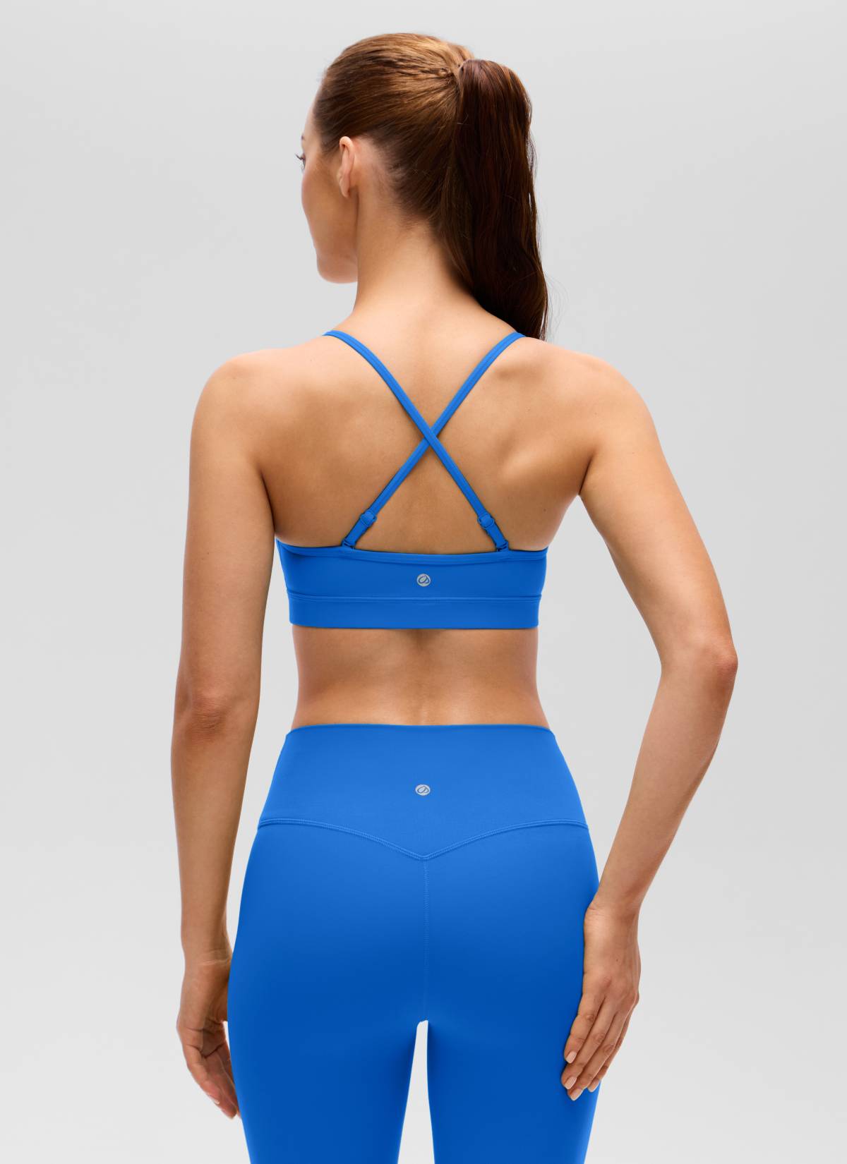 CRZ YOGA Butterluxe Bra Olahraga Yoga Berbusa untuk Wanita dengan Leher V dan Motif Camisole, Warna Biru Berkilau