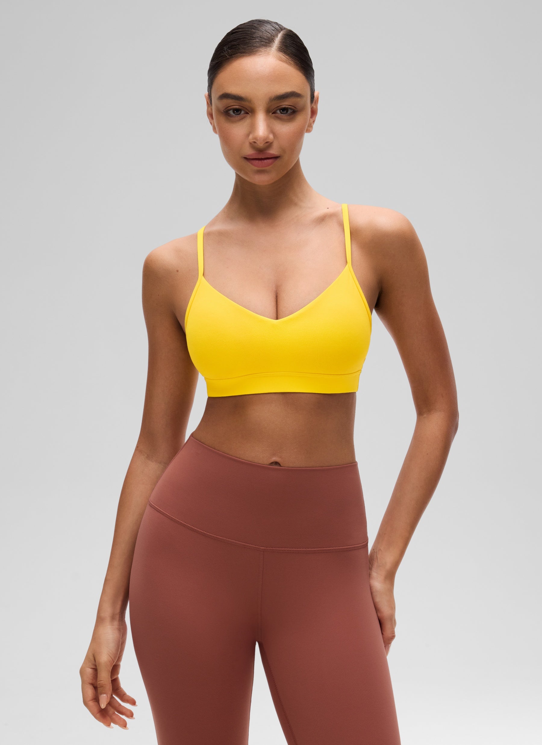 CRZ YOGA Butterluxe Bra Olahraga Yoga Berbusa untuk Wanita dengan Leher V dan Model Camisole, Warna Kuning dengan Visibilitas Tinggi