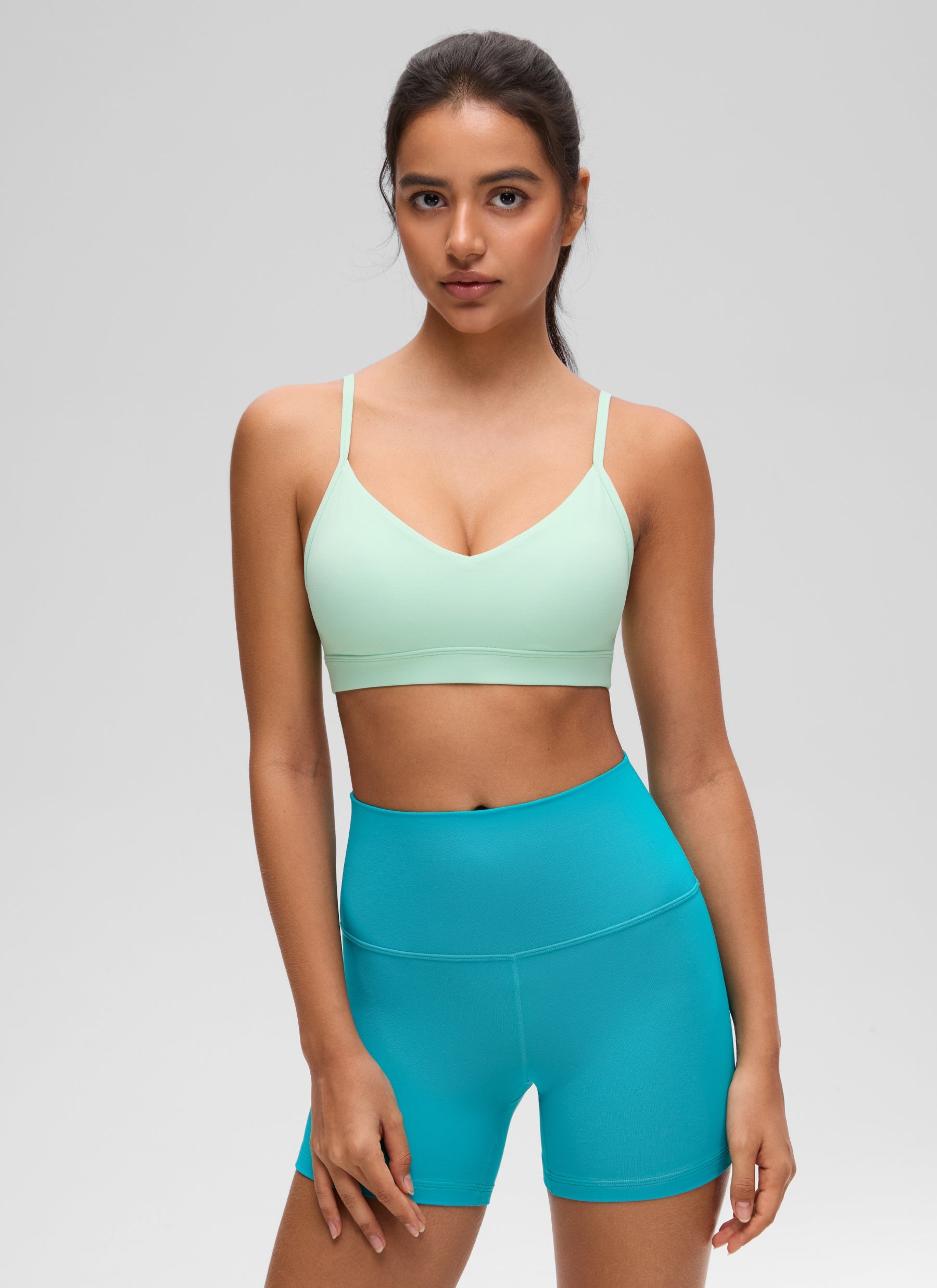 CRZ YOGA Butterluxe Bra Olahraga Yoga Berbusa dengan Leher V untuk Wanita, Mint Moment