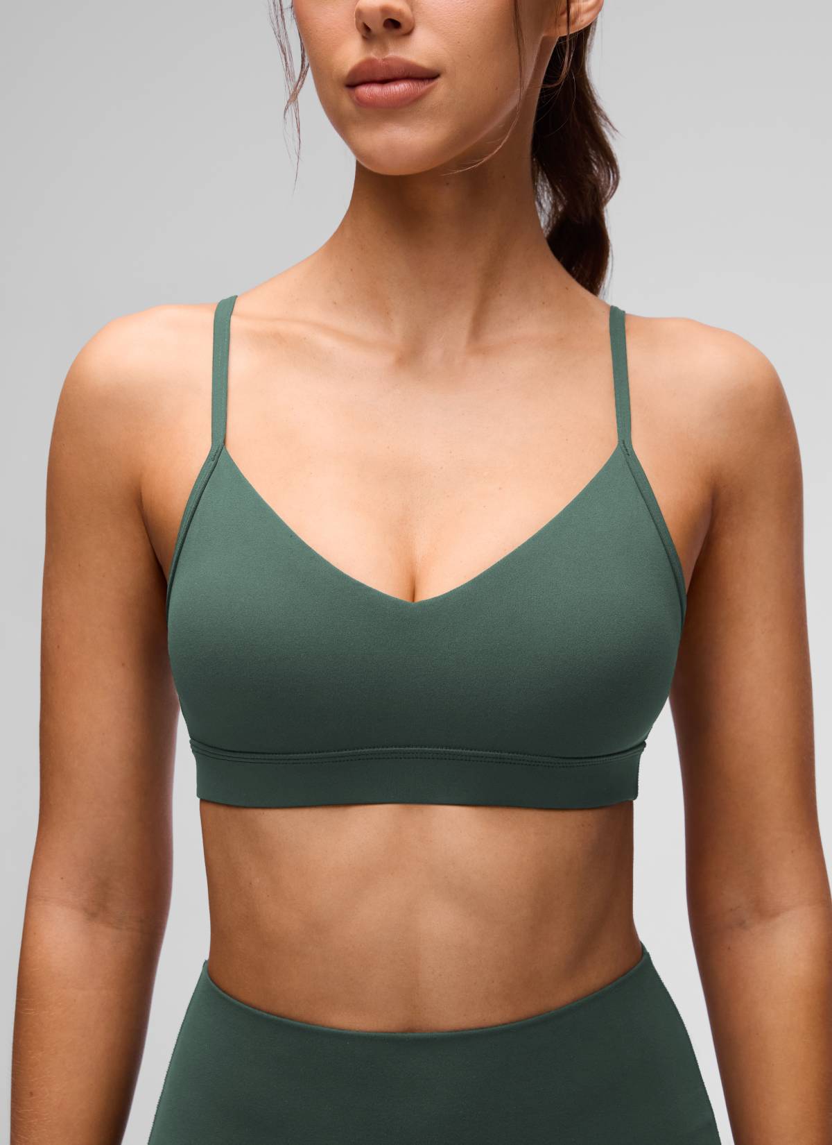 CRZ YOGA Butterluxe Bra Olahraga Yoga Berbusa untuk Wanita dengan Leher V, Warna Hijau Hutan Gelap