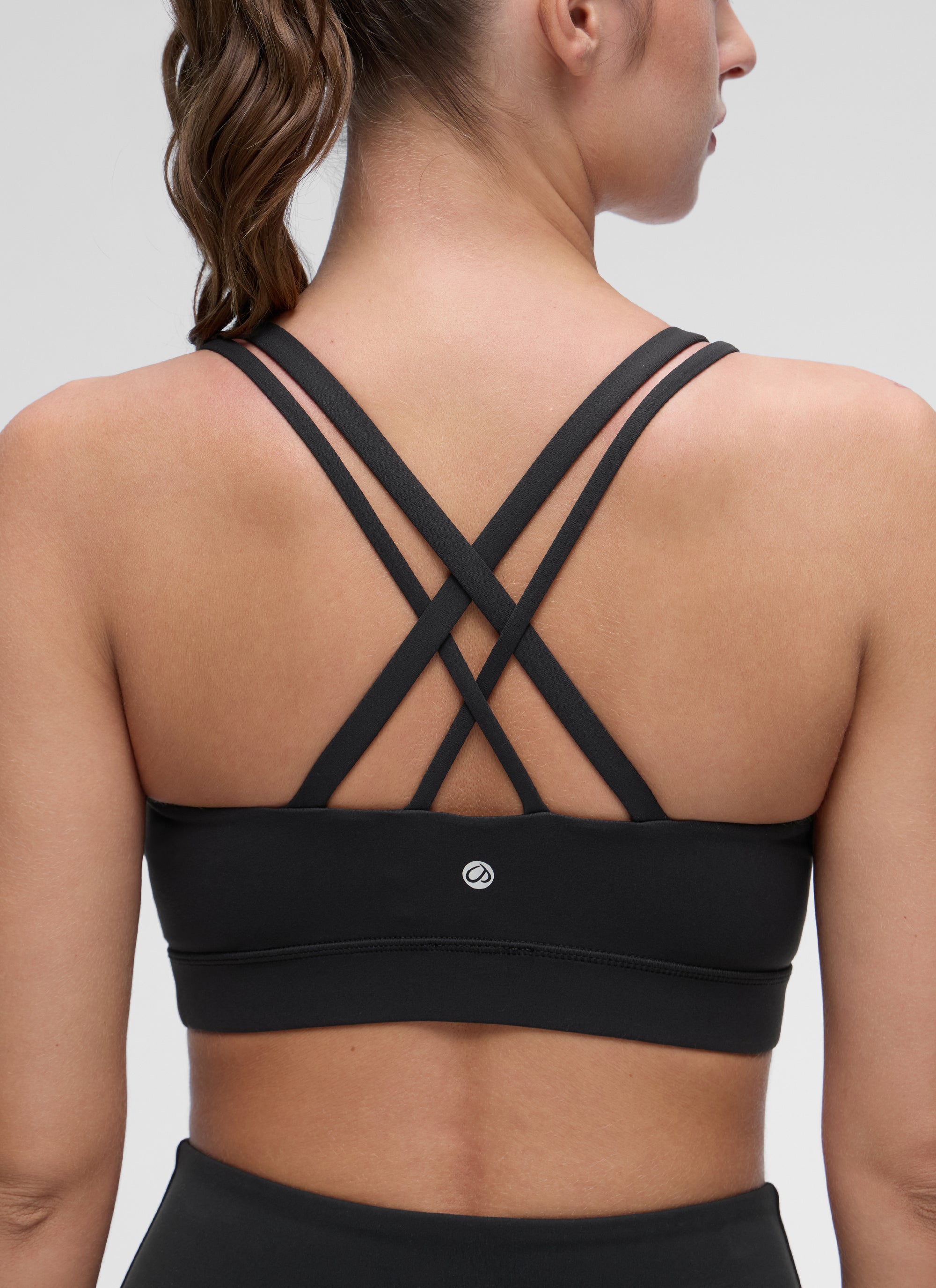 CRZ YOGA Bra Olahraga Wanita dengan Dukungan Ringan, Tali Ganda, dan Desain Berbentuk, Warna Hitam