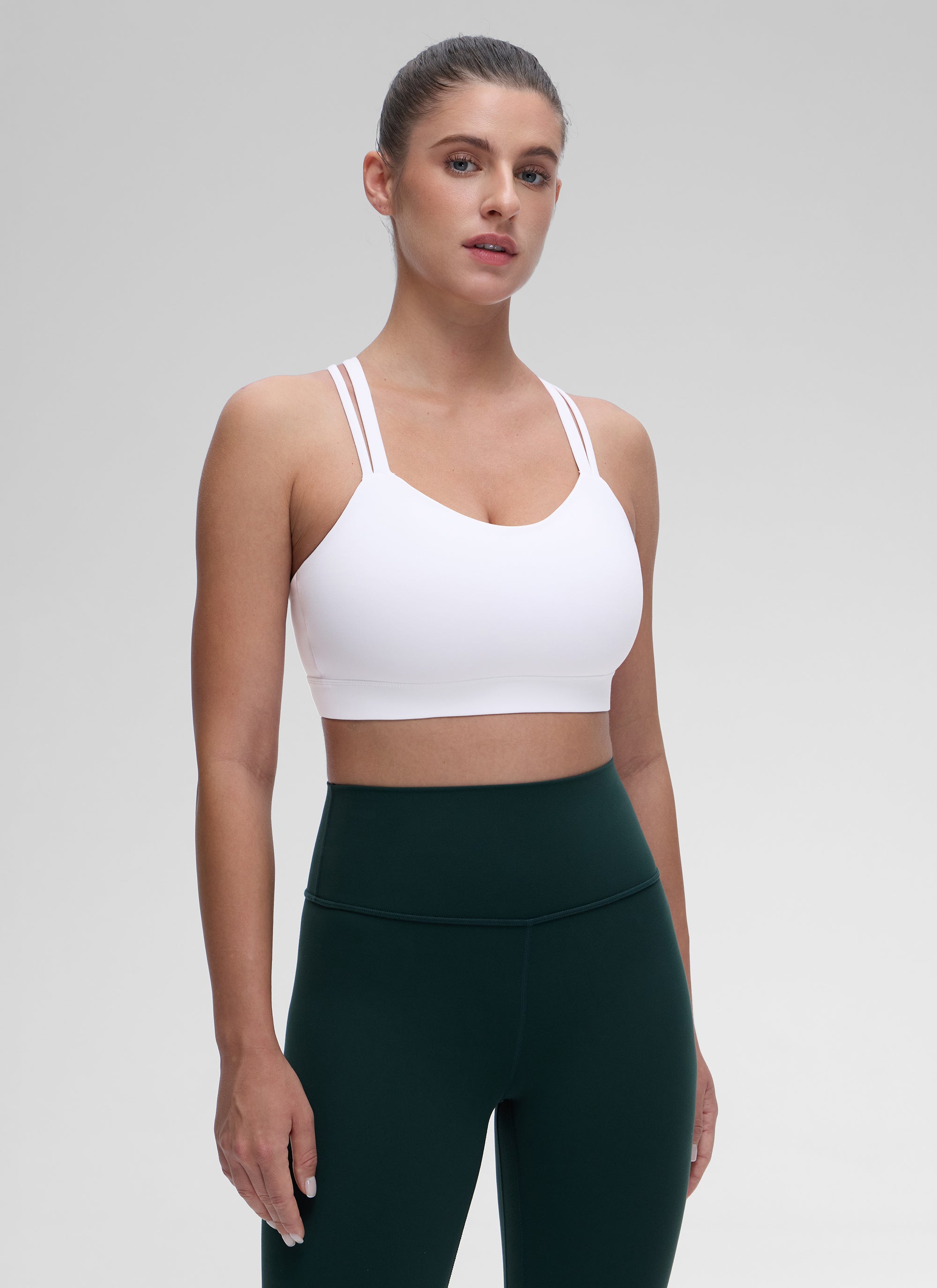 CRZ YOGA Bra Olahraga Wanita dengan Dukungan Ringan, Tali Ganda, dan Desain Berbentuk, Warna Putih
