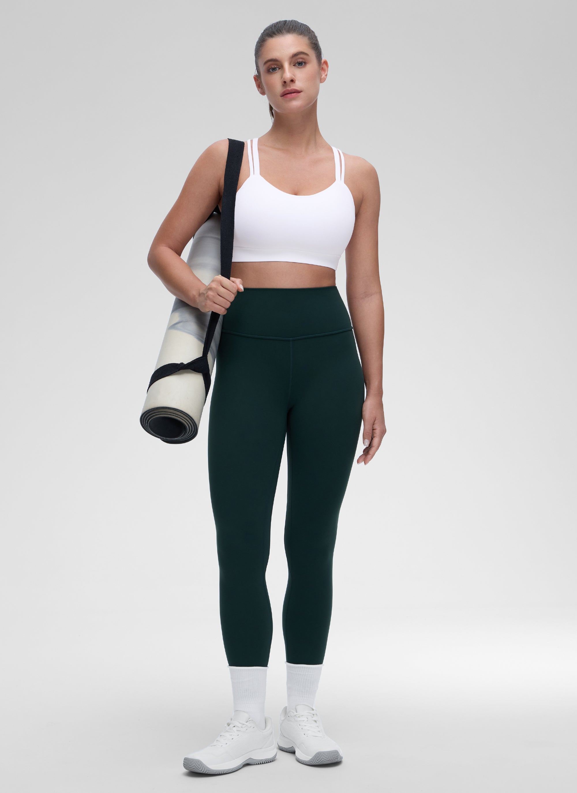 CRZ YOGA Bra Olahraga Wanita dengan Dukungan Ringan, Tali Ganda, dan Desain Berbentuk, Warna Putih