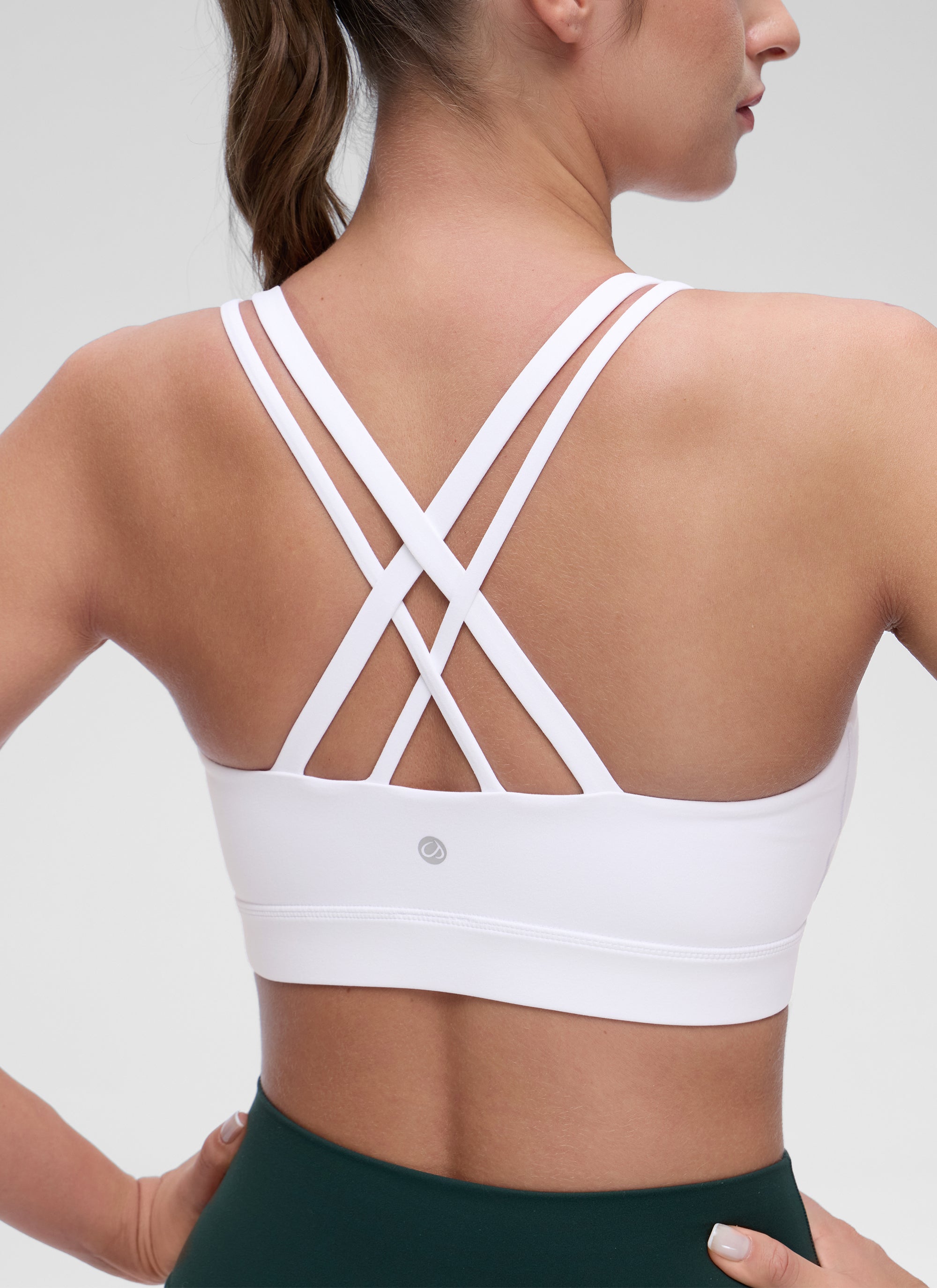CRZ YOGA Bra Olahraga Wanita dengan Dukungan Ringan, Tali Ganda, dan Desain Berbentuk, Warna Putih