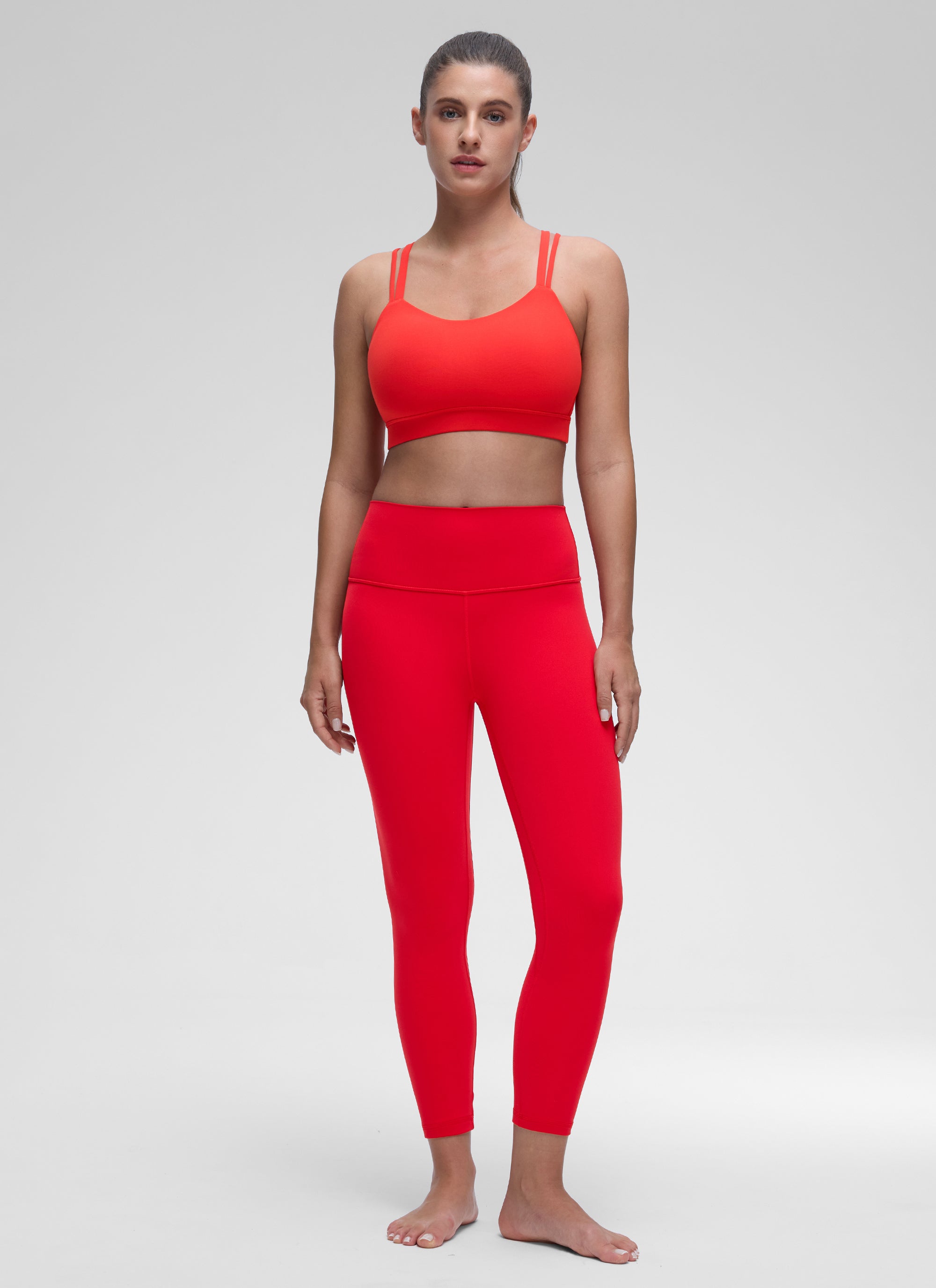 CRZ YOGA Bra Olahraga Wanita dengan Dukungan Ringan, Tali Ganda, dan Bentuk yang Sesuai, Warna Merah Tua