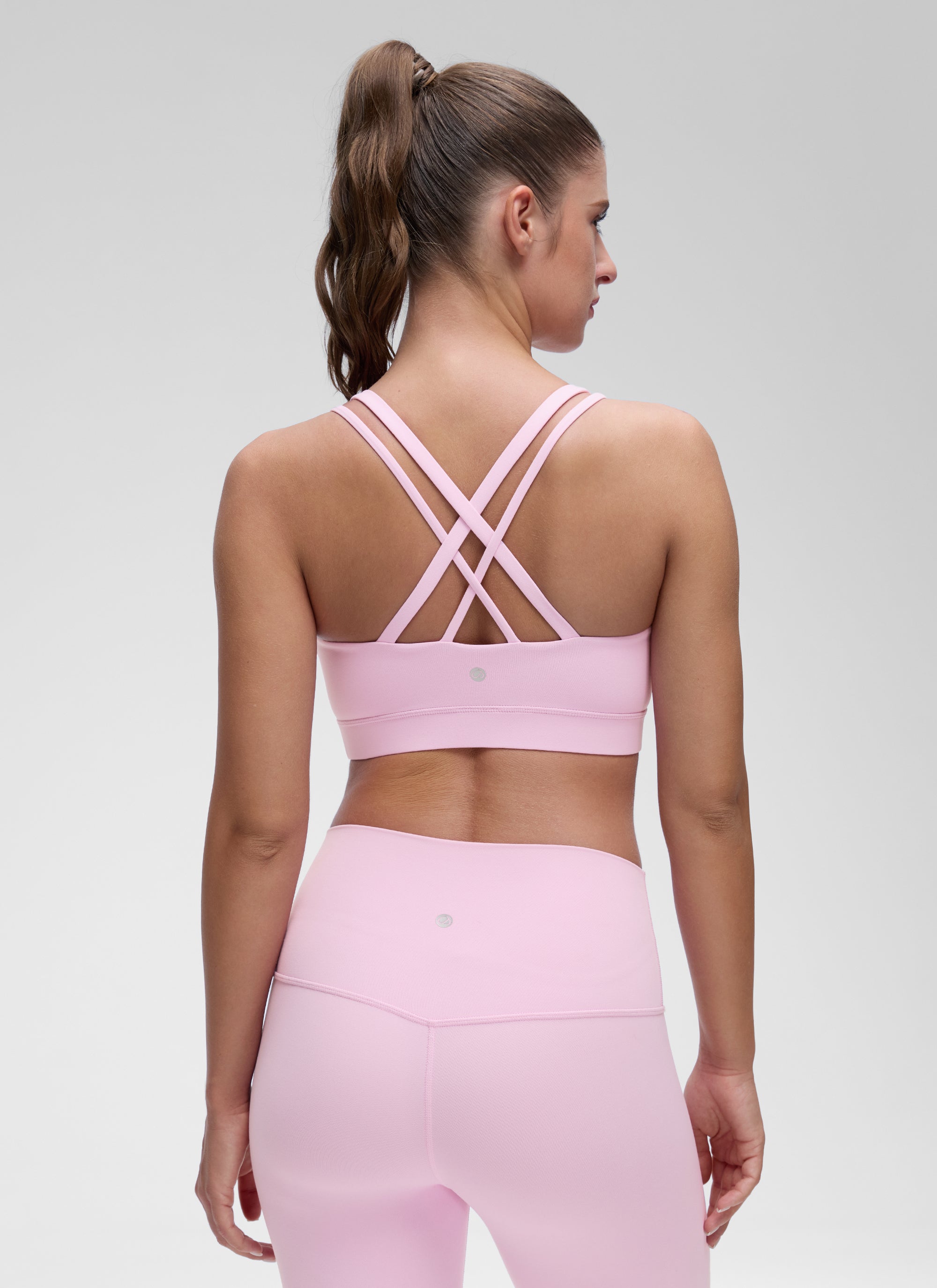 CRZ YOGA Bra Olahraga Wanita dengan Dukungan Ringan, Tali Ganda, dan Desain Berbentuk, Warna Vita Pink