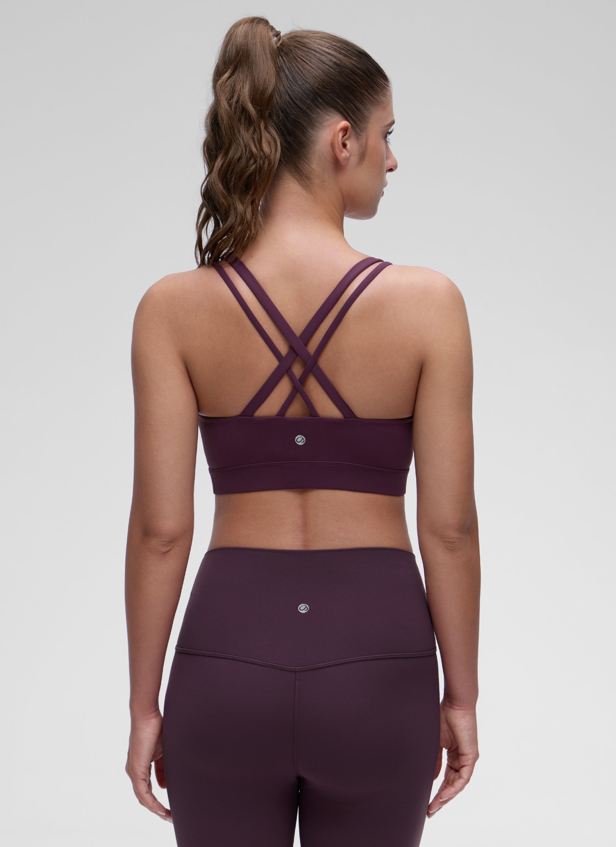 CRZ YOGA Bra Olahraga Wanita dengan Dukungan Ringan, Tali Ganda, dan Bentuk yang Sesuai, Warna Ungu Tua