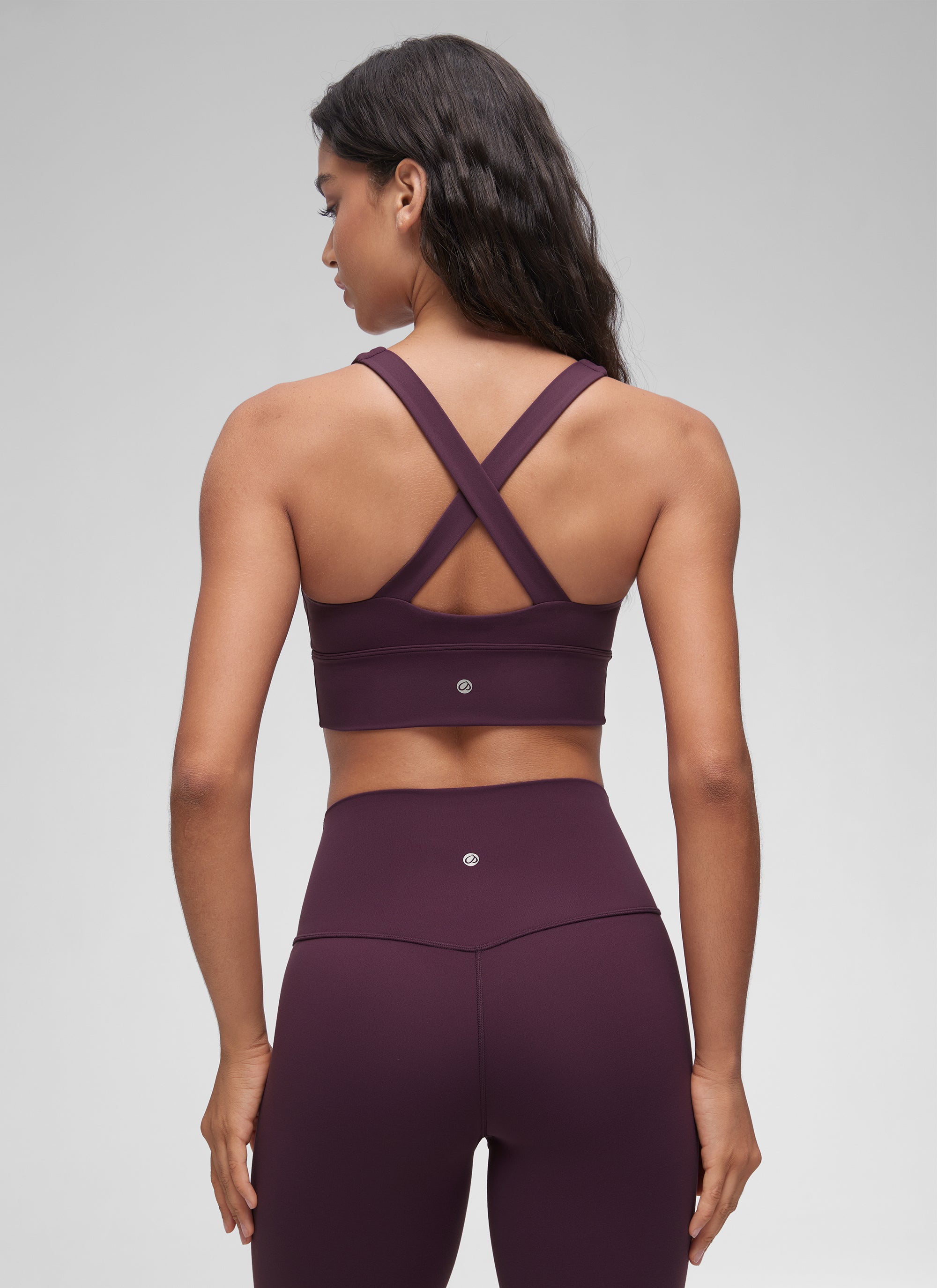 CRZ YOGA Bra Yoga Wanita dengan Dukungan Ringan, Model " Butterluxe ", Leher V Berkerut, Warna Ungu Tua