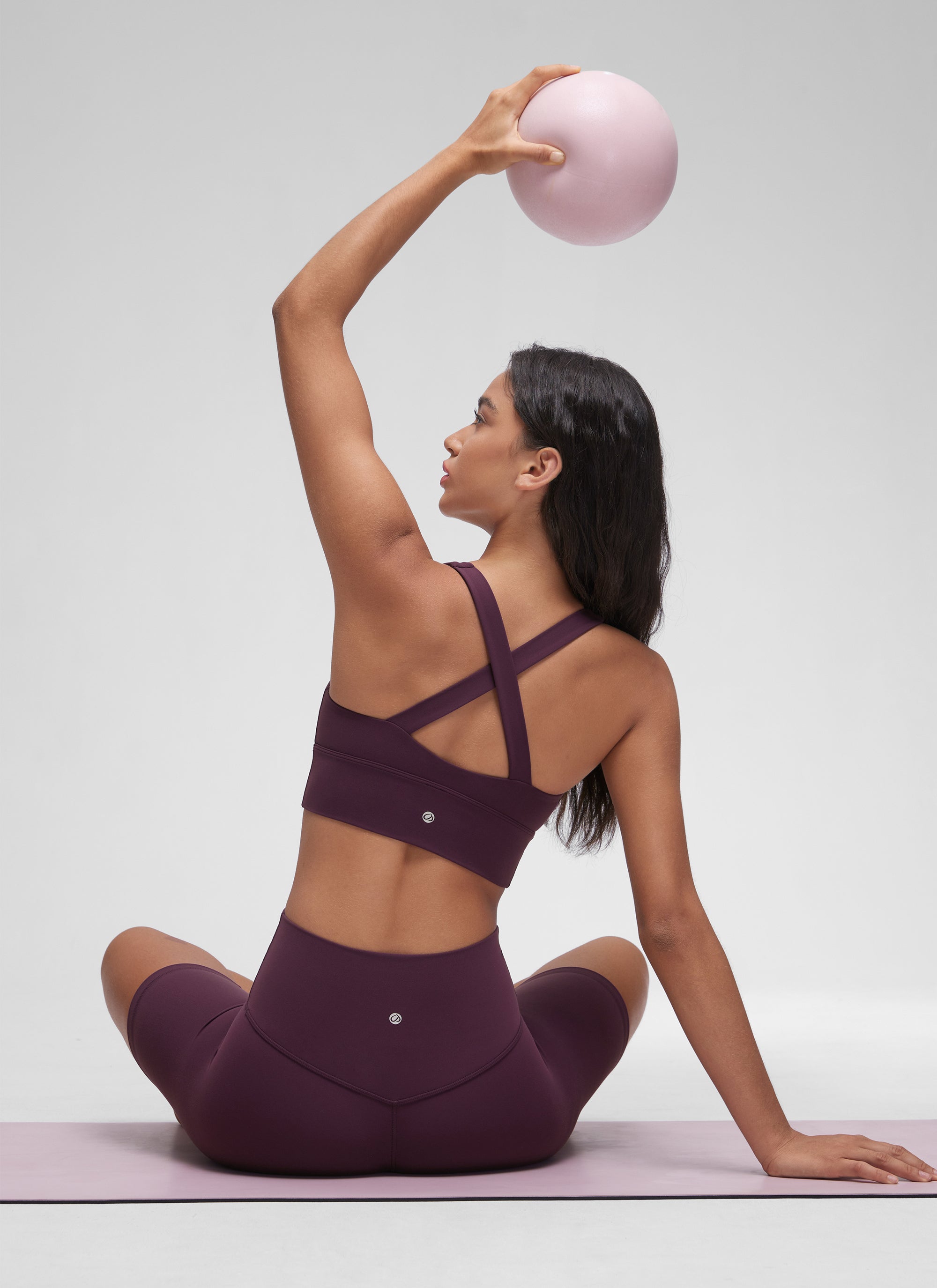 CRZ YOGA Bra Yoga Wanita dengan Dukungan Ringan, Model " Butterluxe ", Leher V Berkerut, Warna Ungu Tua