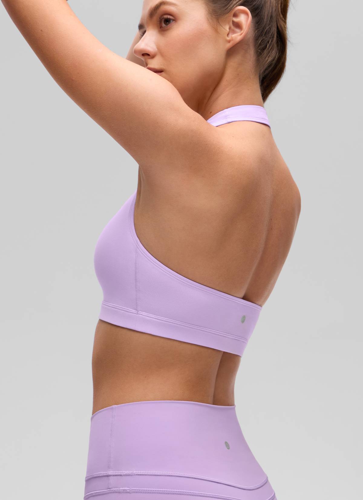 CRZ YOGA Bra Olahraga Yoga Wanita dengan Leher Bulat, Bantalan, dan Punggung Terbuka, Warna Ungu Elfin