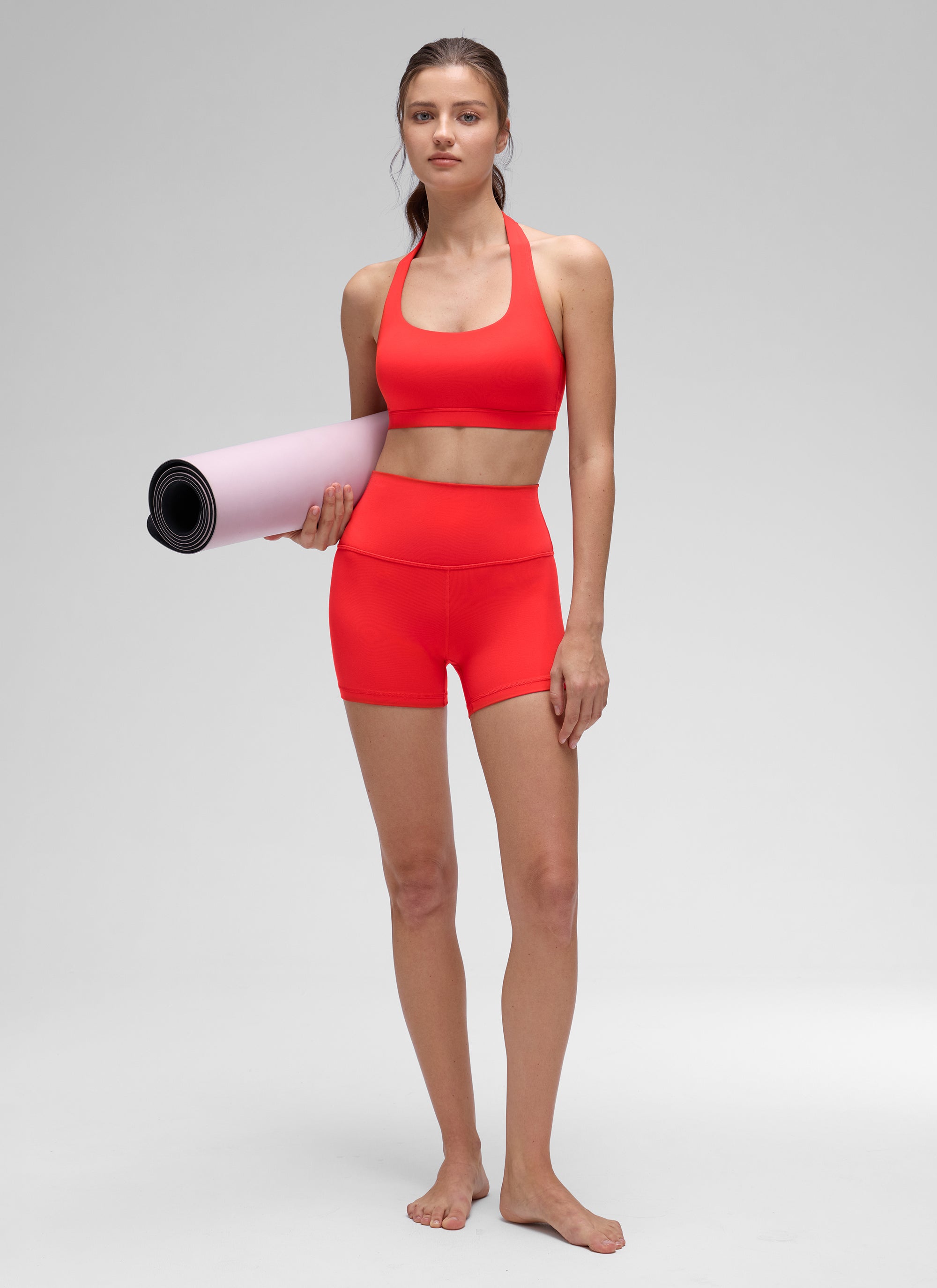 CRZ YOGA Bra Olahraga Yoga Wanita dengan Leher Bulat, Bantalan, dan Punggung Terbuka, Warna Merah Tua