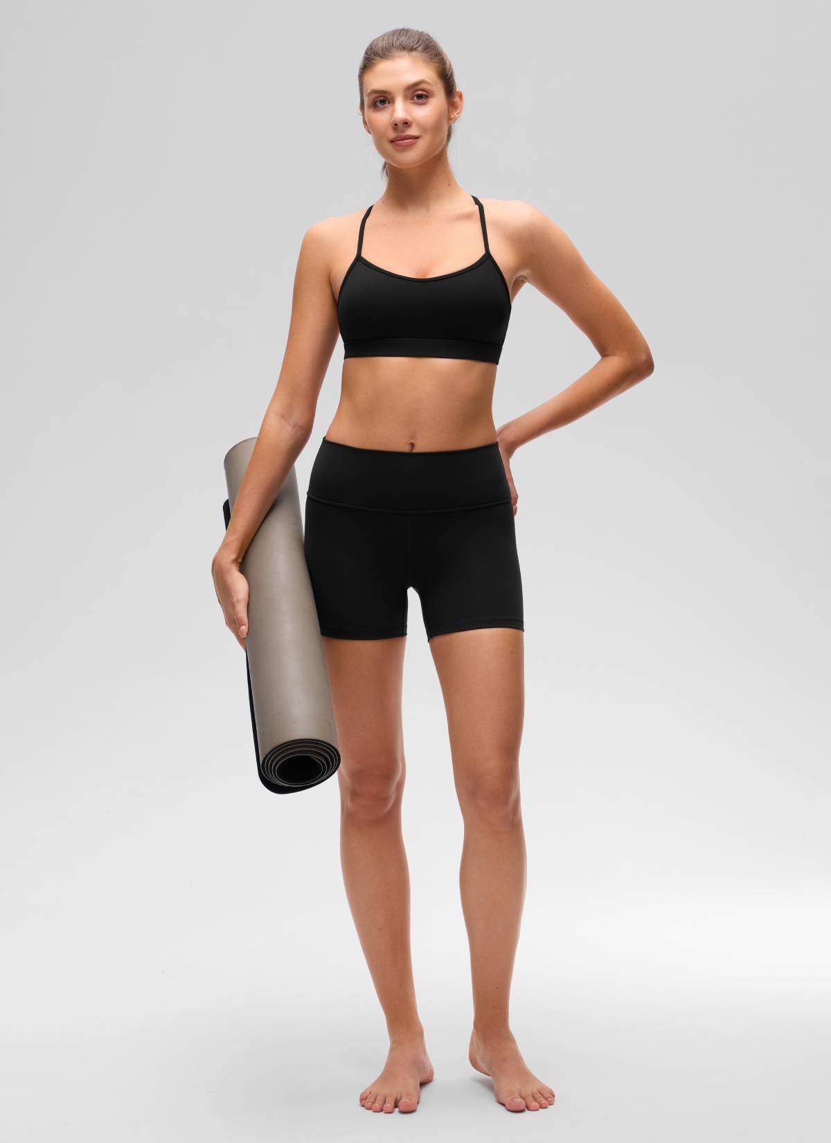 CRZ YOGA Bra Olahraga Wanita dengan Leher Bulat dan Punggung Silang untuk Yoga " Butterluxe ", Warna Hitam