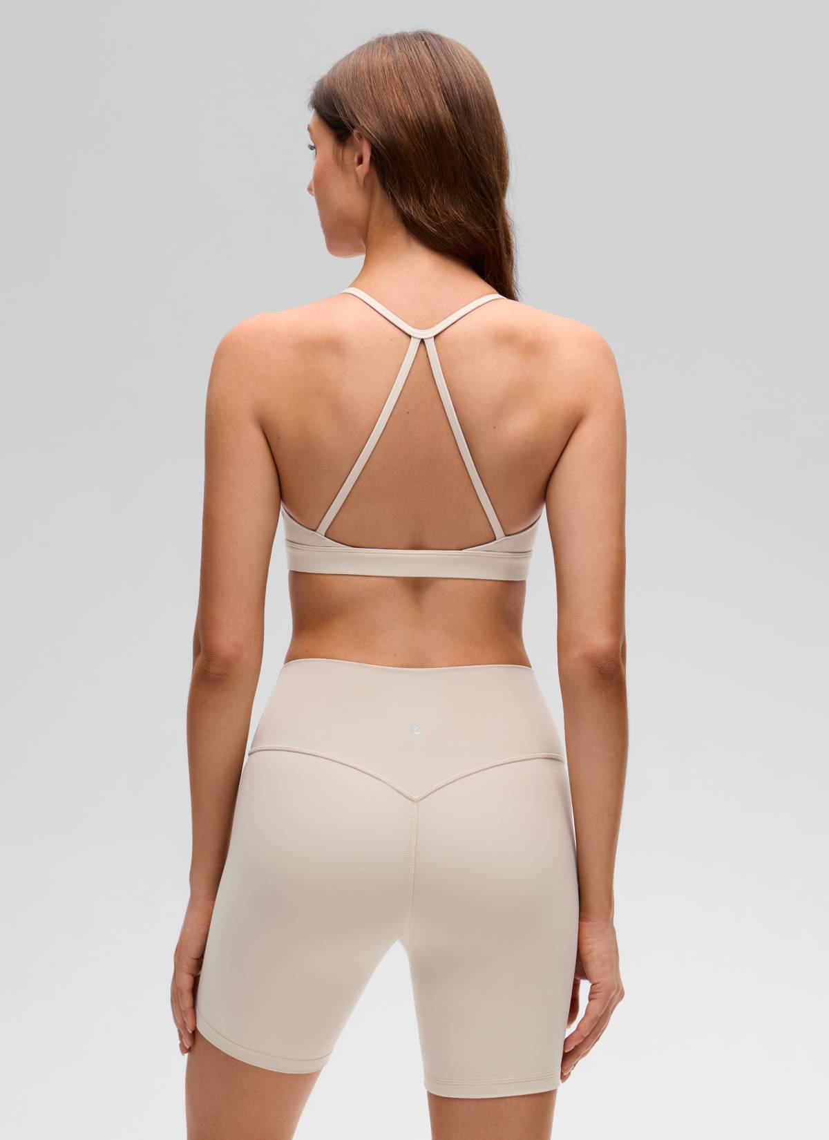 CRZ YOGA Bra Olahraga Wanita dengan Leher Bulat dan Punggung Silang untuk Yoga " Butterluxe " Warna Mojave Tan