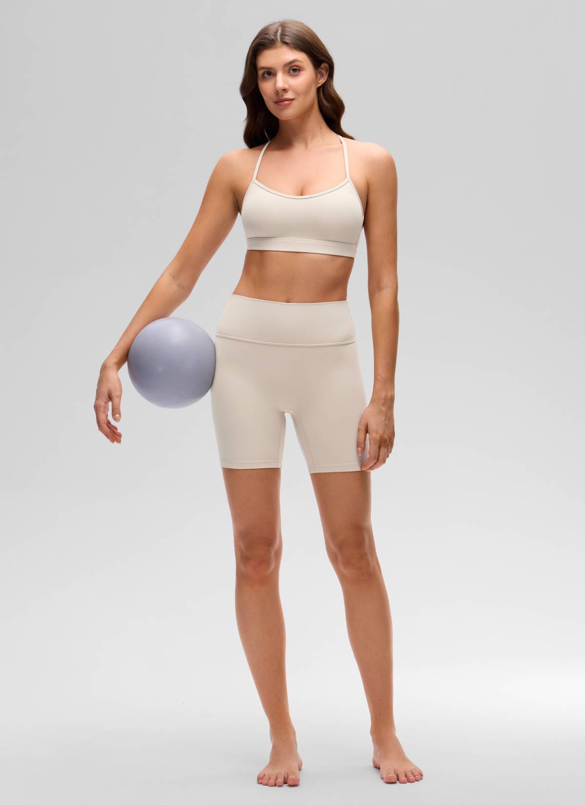 CRZ YOGA Bra Olahraga Wanita dengan Leher Bulat dan Punggung Silang untuk Yoga " Butterluxe " Warna Mojave Tan