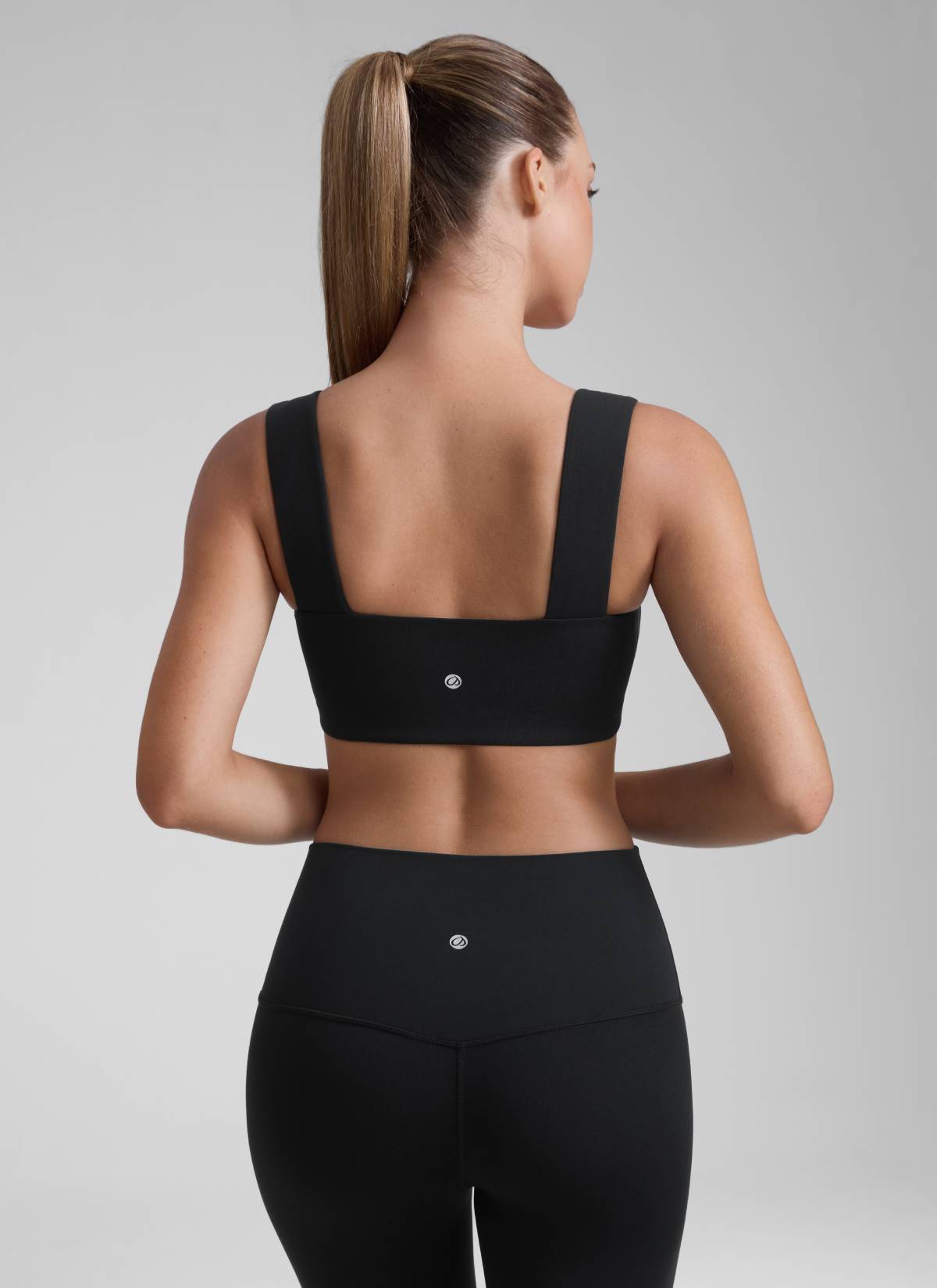 CRZ YOGA Sports Bra Wanita Butterluxe Leher Persegi Punggung Terbuka Tali Lebar Black