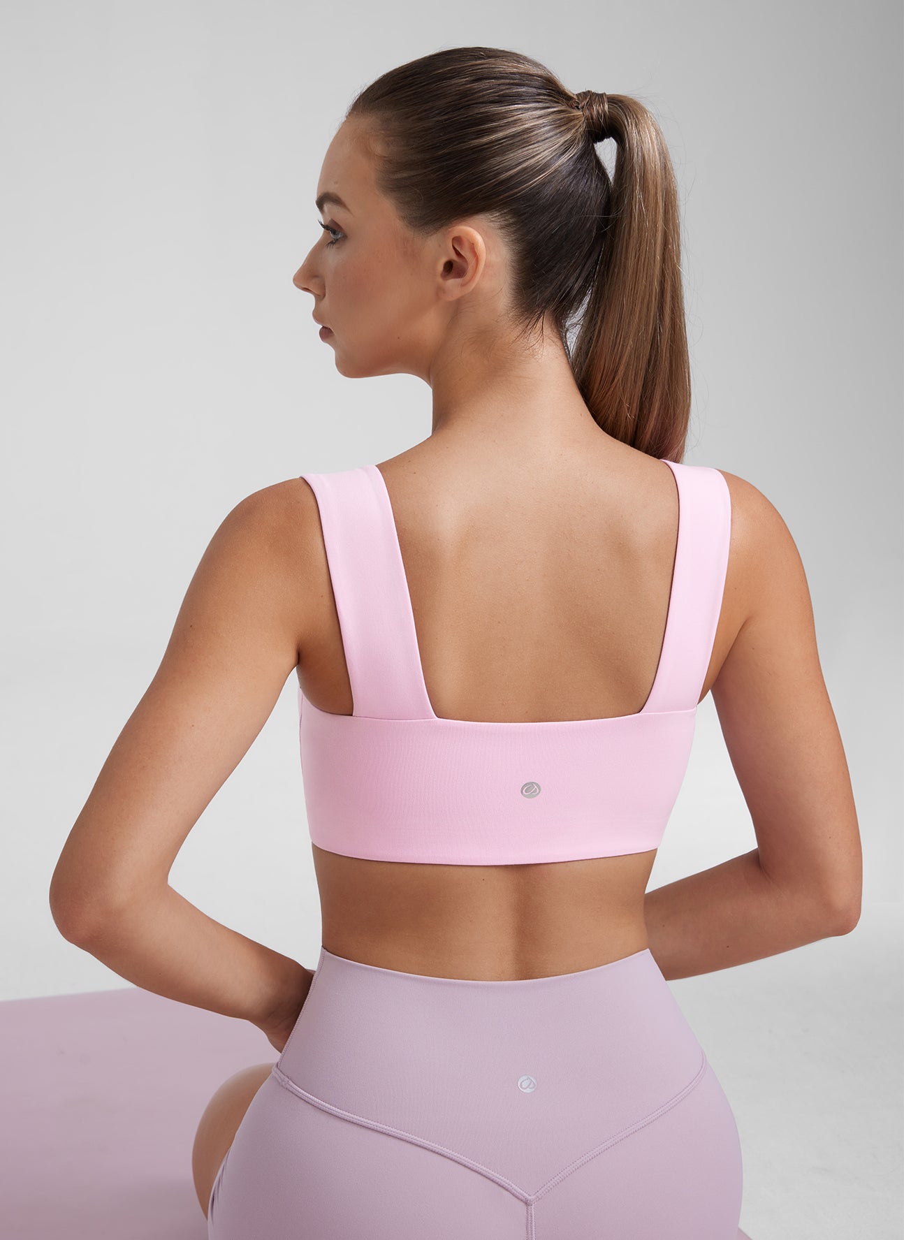 CRZ YOGA Butterluxe Bra Olahraga Wanita Leher Persegi Punggung Terbuka Tali Lebar Vita Pink