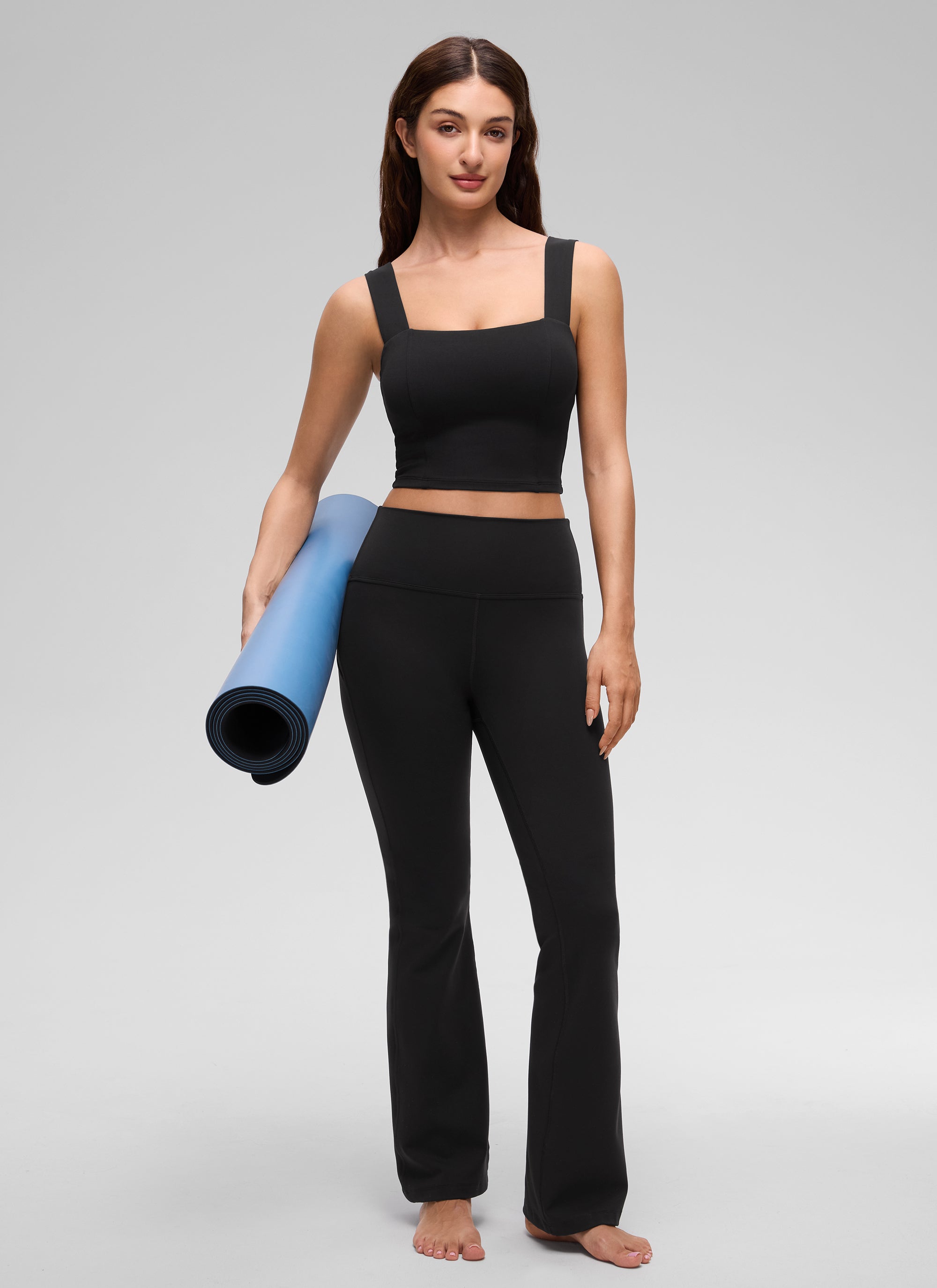 CRZ YOGA Atasan Tank Top Wanita dengan Leher Persegi, Model Crop, dan Bra Terintegrasi, Warna Hitam, dari Koleksi " Butterluxe "