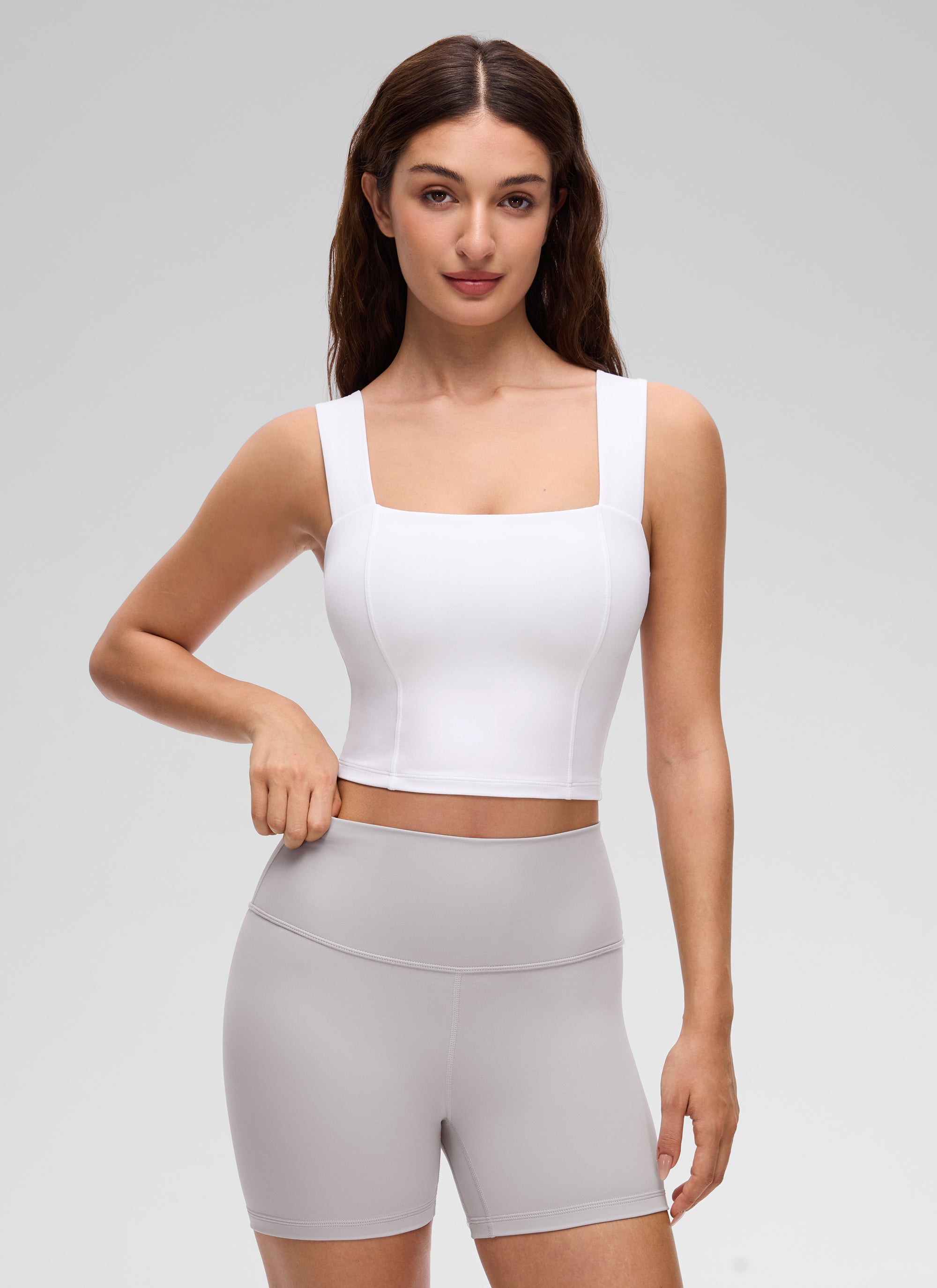CRZ YOGA Kaos Tanktop Wanita dengan Leher Persegi, Potongan Pendek, dan Bra Terintegrasi, Warna Putih, Model " Butterluxe "