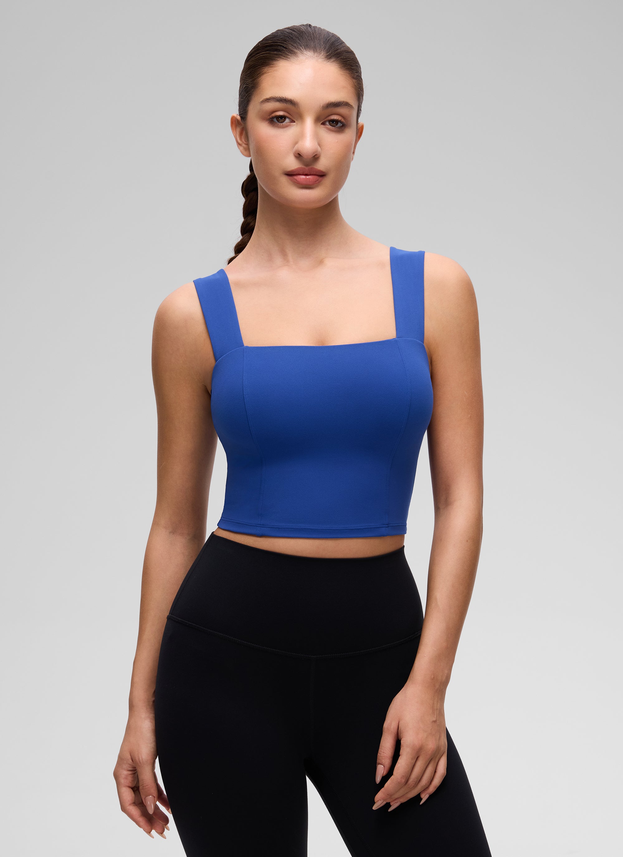 Butterluxe CRZ YOGA Kaos Tank Top Wanita dengan Leher Persegi, Potongan Pendek, dan Bra Terintegrasi, Motif Gelombang, Warna Biru