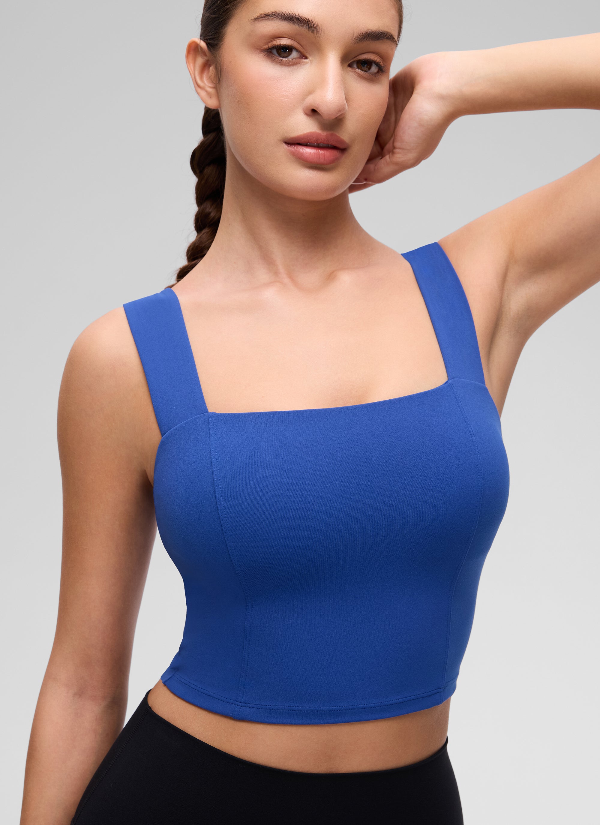 Butterluxe CRZ YOGA Kaos Tank Top Wanita dengan Leher Persegi, Potongan Pendek, dan Bra Terintegrasi, Motif Gelombang, Warna Biru