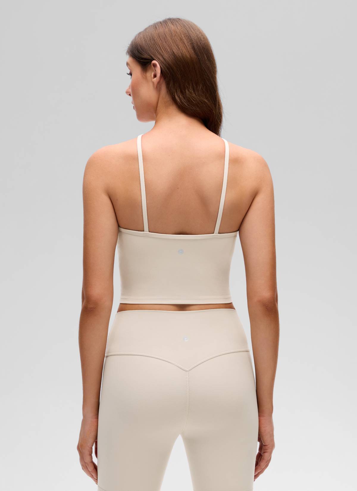 CRZ YOGA Pakaian Yoga Wanita Model " Butterluxe " dengan Leher Halter, Potongan Pendek, dan Bra Terintegrasi, Warna Mojave Tan