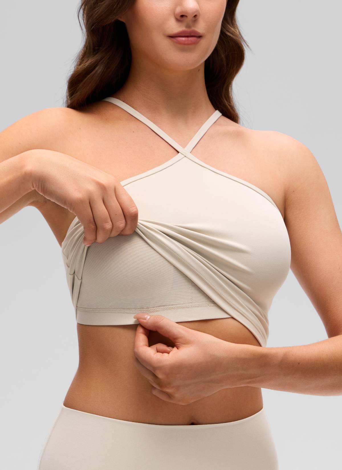 CRZ YOGA Pakaian Yoga Wanita Model " Butterluxe " dengan Leher Halter, Potongan Pendek, dan Bra Terintegrasi, Warna Mojave Tan