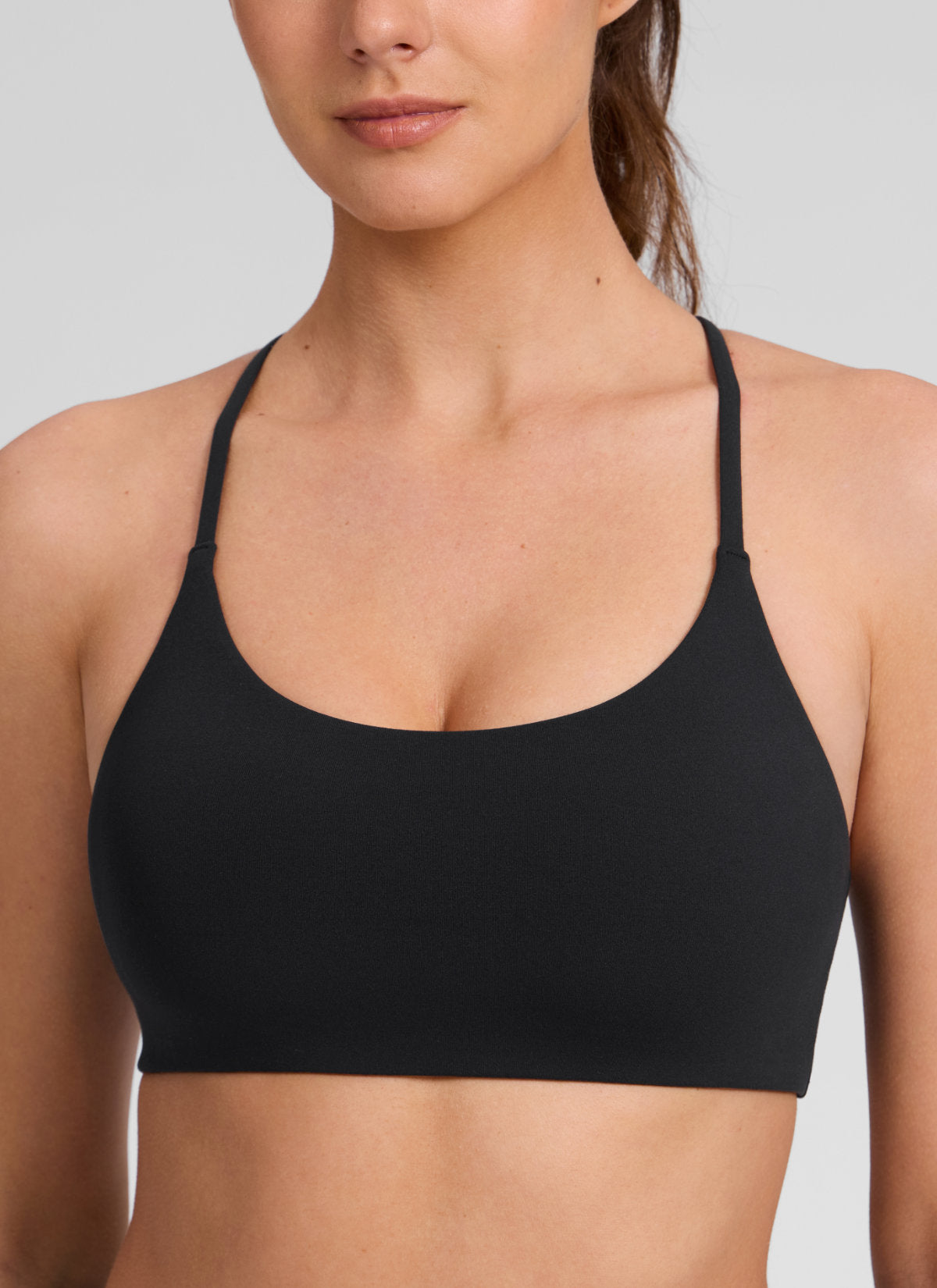 CRZ YOGA Bra Olahraga Wanita Butterlift® dengan Potongan Punggung V dan Lapisan Ganda, Warna Hitam