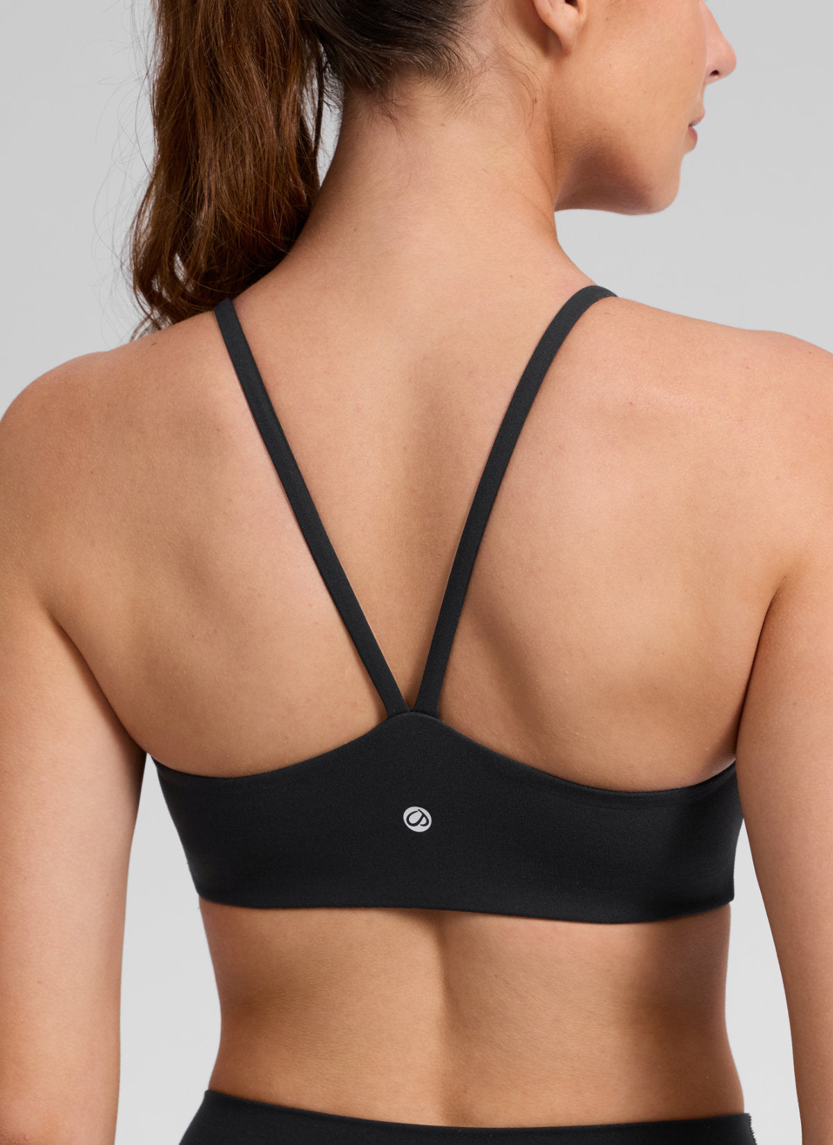 CRZ YOGA Bra Olahraga Wanita Butterlift® dengan Potongan Punggung V dan Lapisan Ganda, Warna Hitam